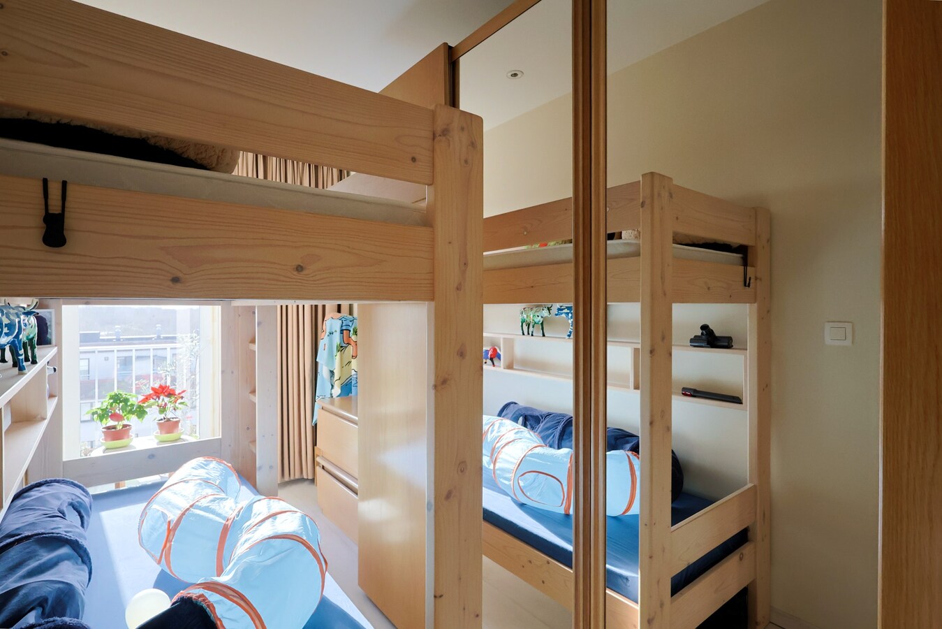 Modern appartement met 2 slaapkamers en parking te Oostduinkerke 