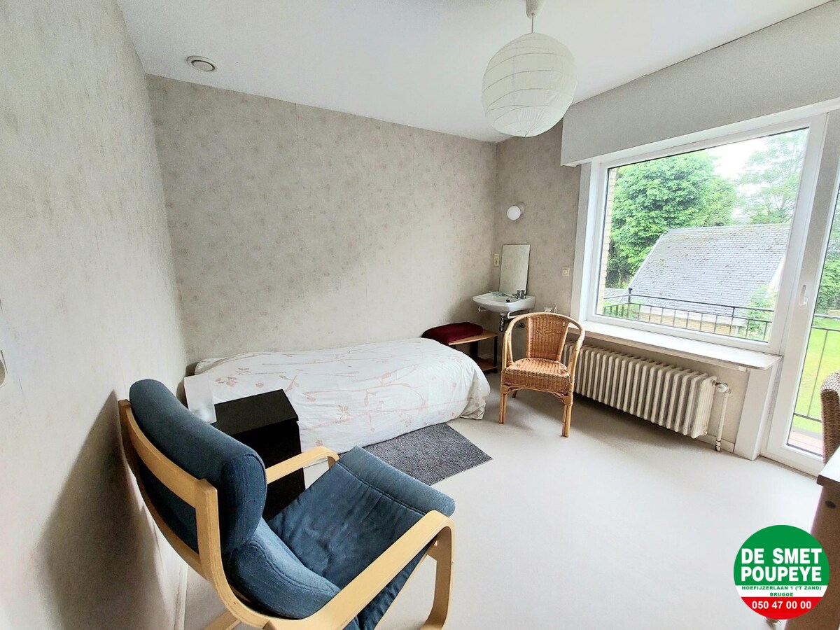 Alleenstaande villa op mooi perceel grond 