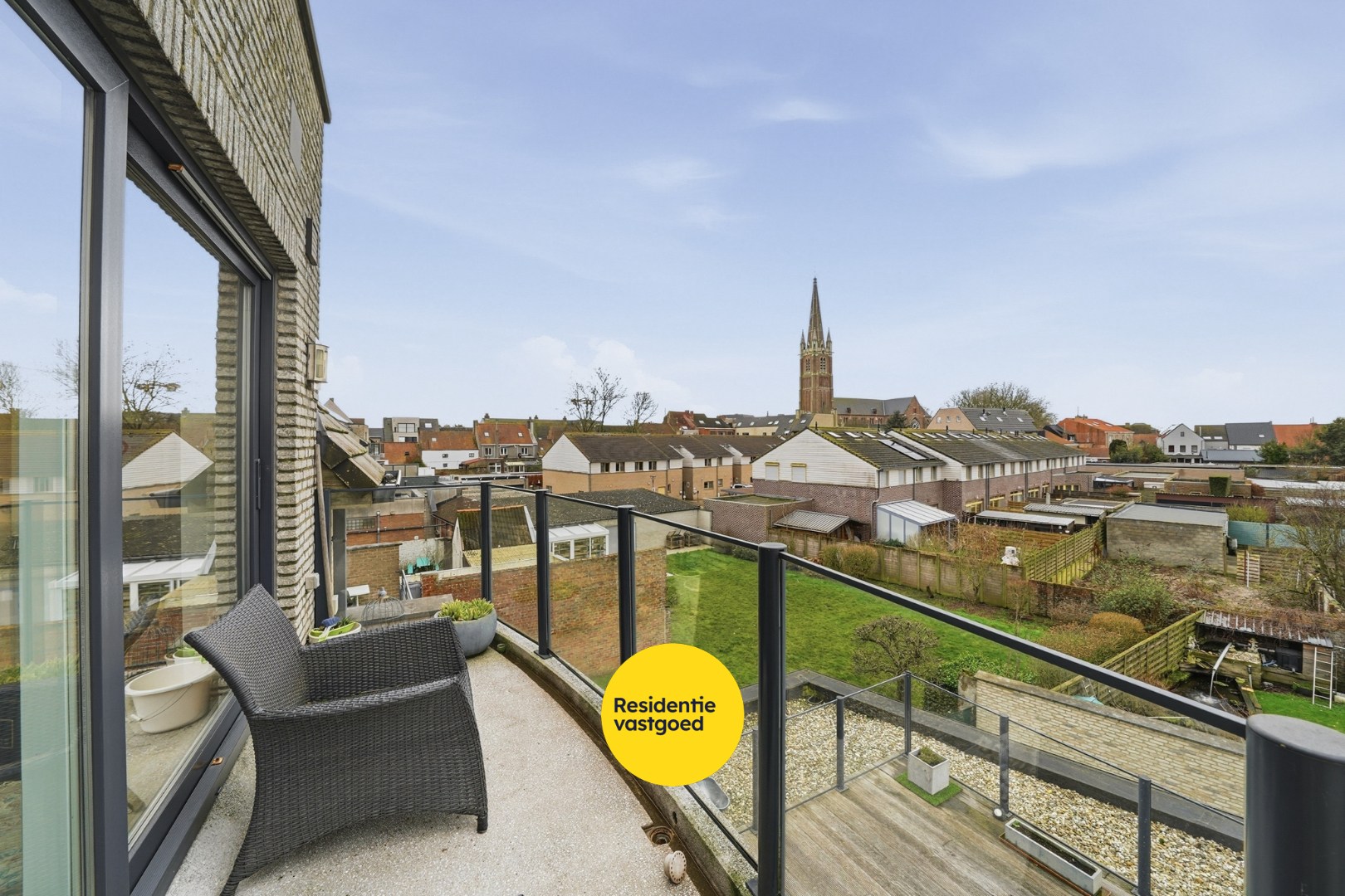 Investeringsopportuniteit: Duplexappartement (185 m²) met 2 zonneterrassen in hartje Oudenburg 