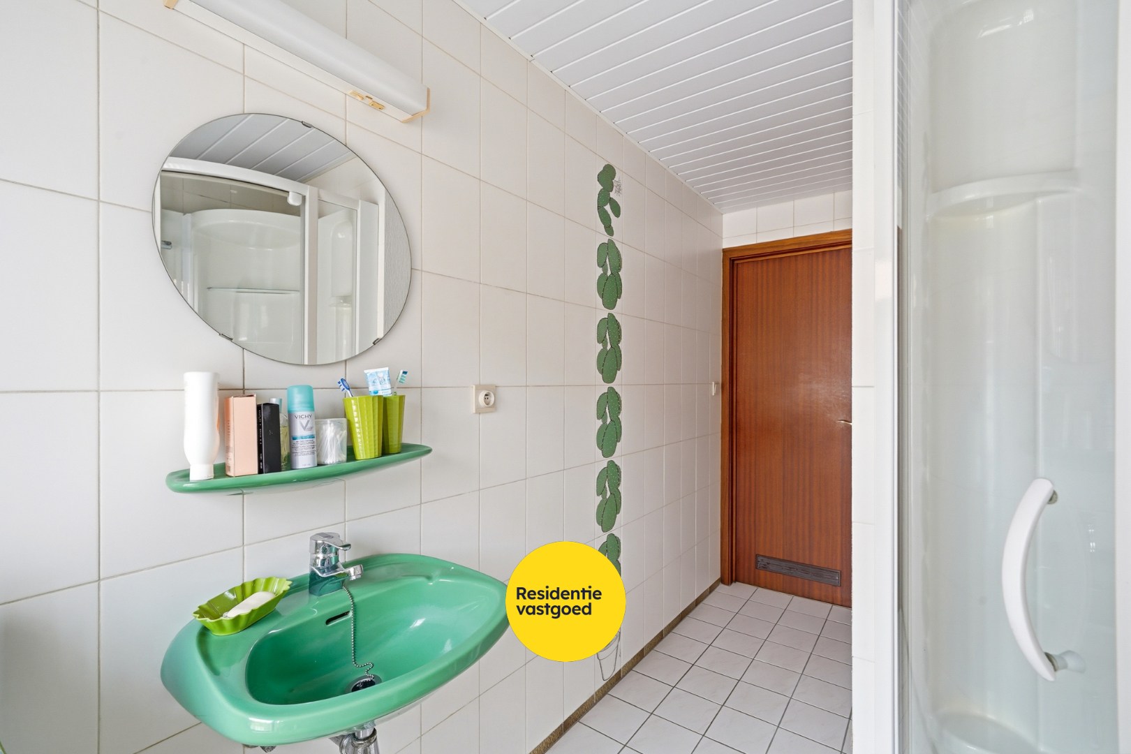 Ruime bel-etage met grote garage en 3 slaapkamers 