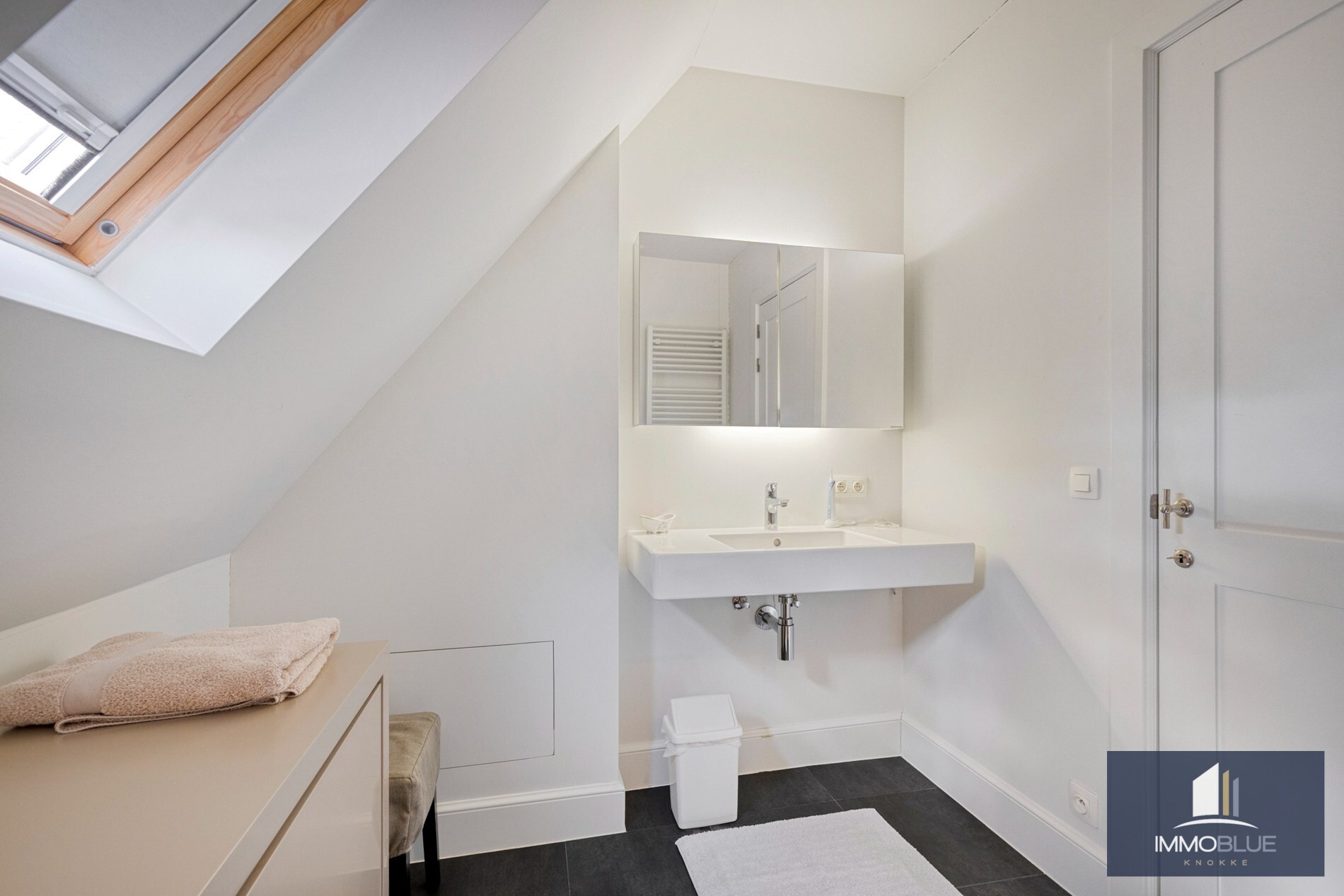 Luxueuze en stijlvolle villa in Engelse Cottage stijl met verwarmd zwembad gelegen in het Zoute. 