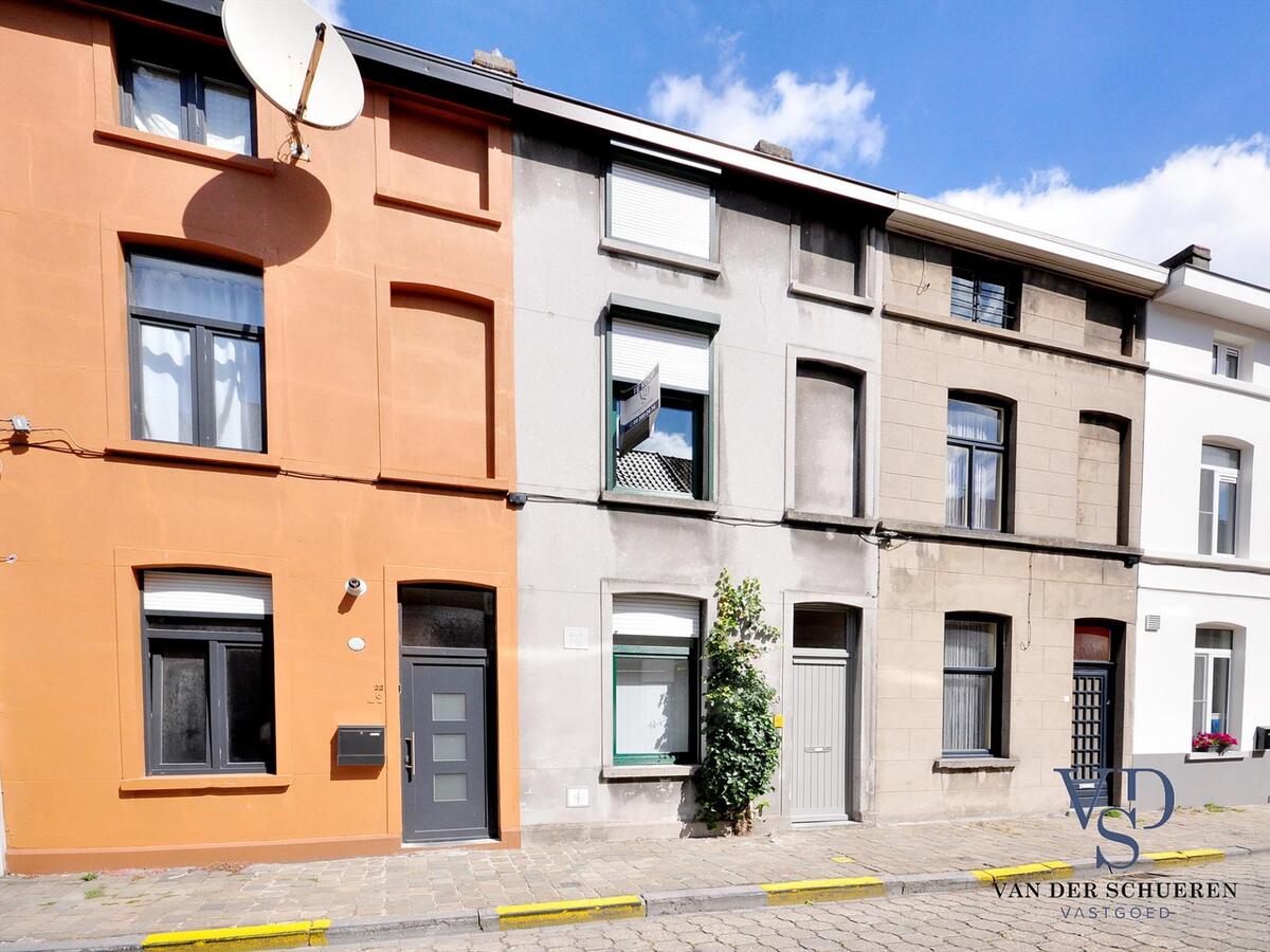 Hippe woning  op amper 350 m van het  UZ !   TOPPER !! 