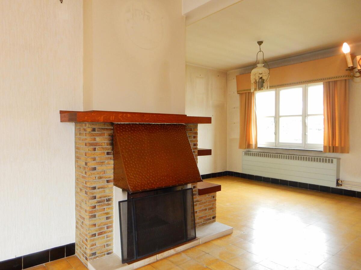 Karaktervolle halfopen woning met garage 