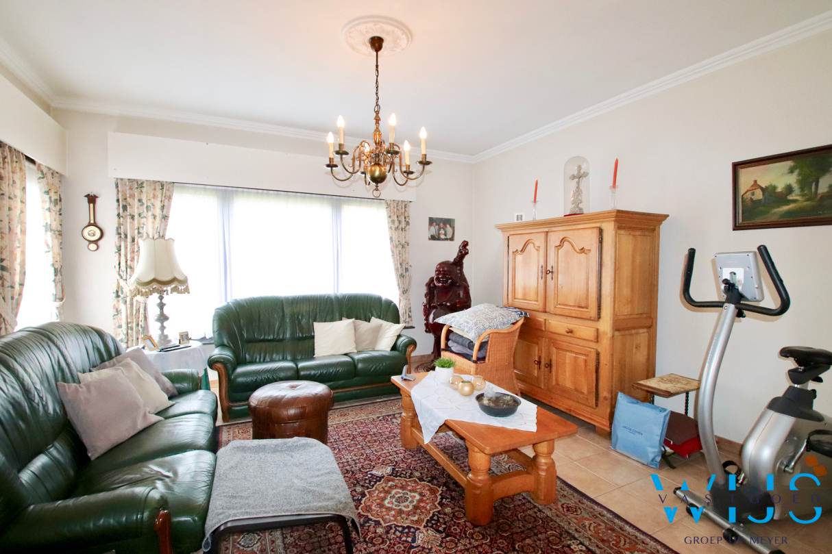 Stevige gezinswoning op SUPER locatie te Eeklo! 