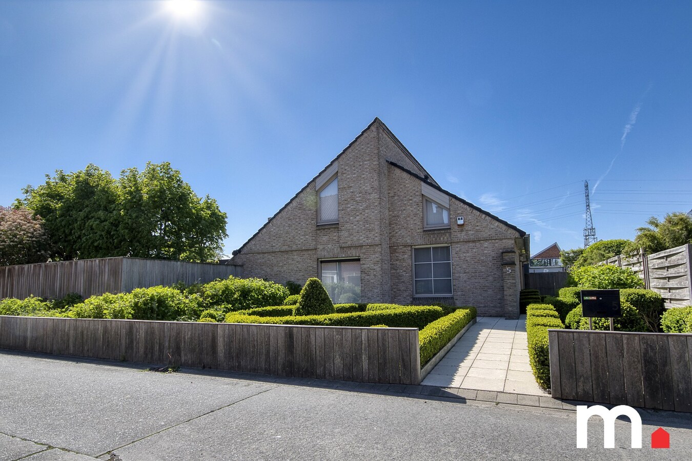 Unieke instapklare Villa te Emelgem op 621m² op TOPligging ! 