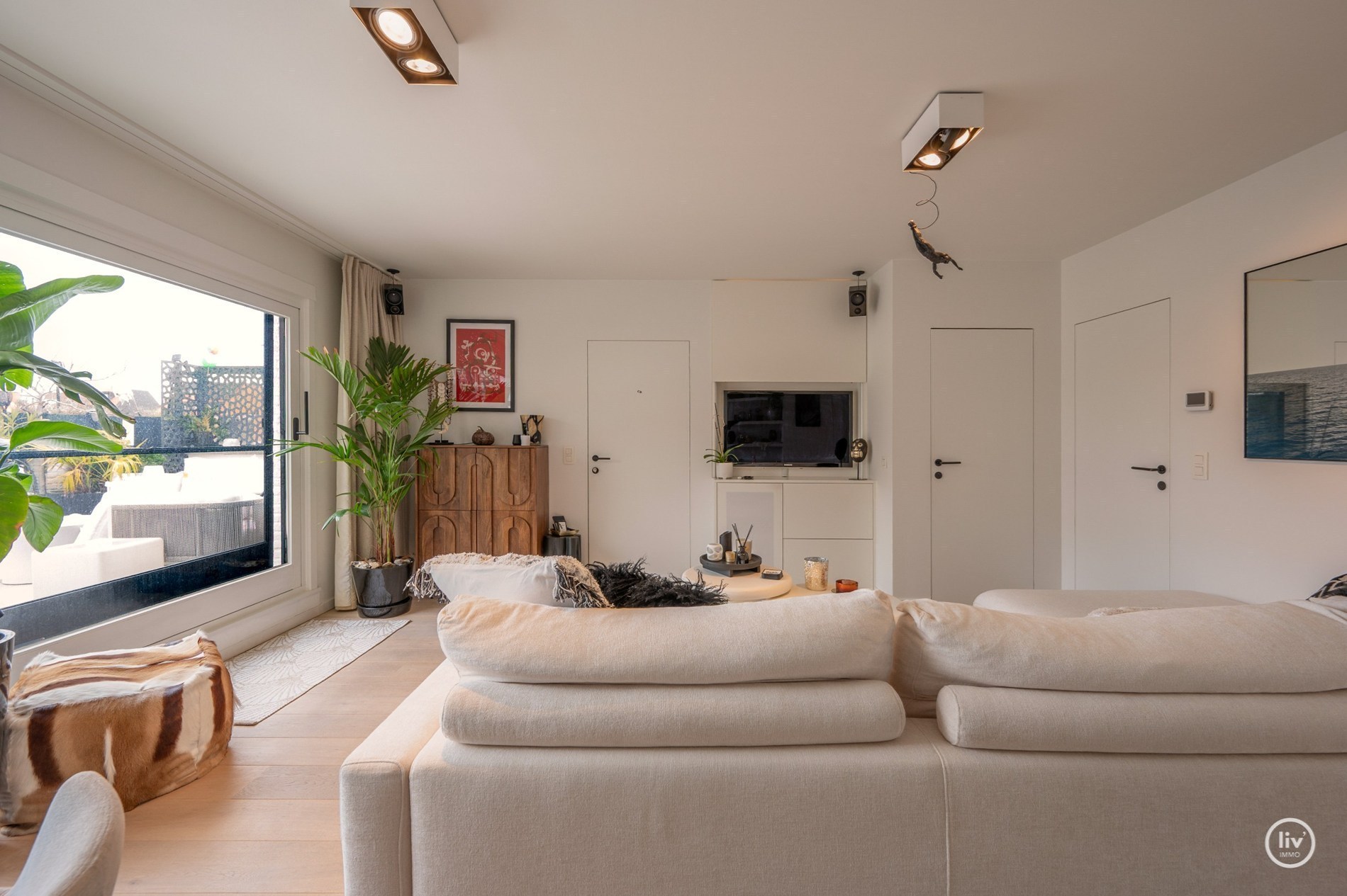 Magnifique penthouse rénové dans un emplacement de premier choix dans la rue Blancgarin à Knokke. 