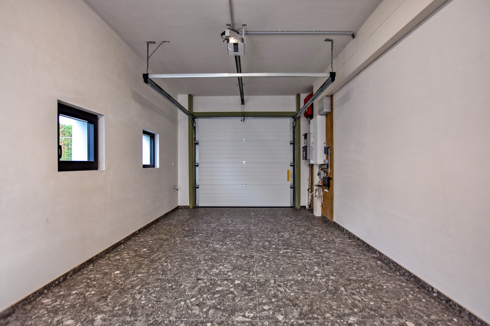 Exclusieve  energiezuinige villa (BEN-woning) met 4 slaapkamers en inpandige garage te Koksijde. 