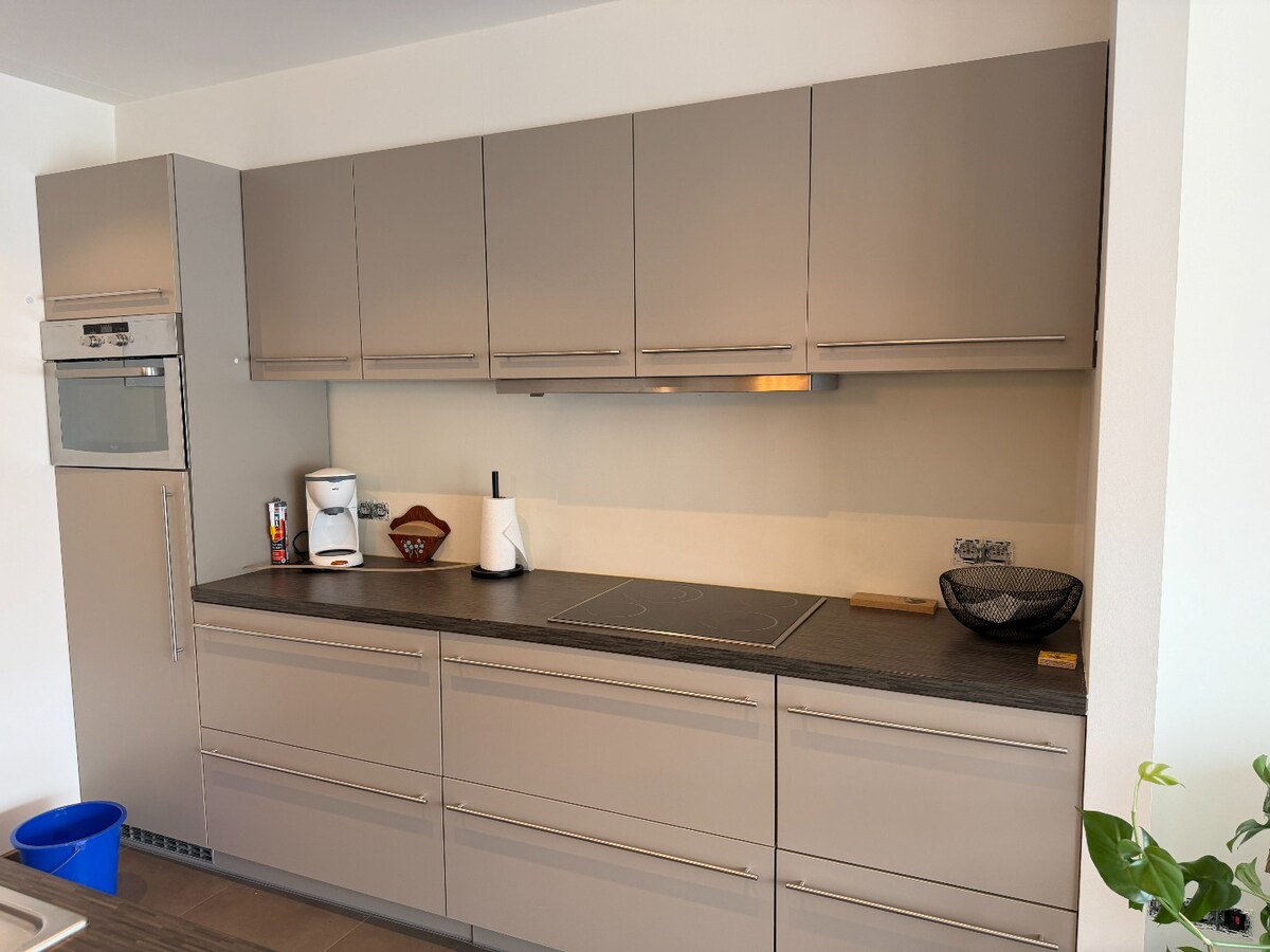 Instapklaar 2 slaapkamerappartement met garage in Houthulst 