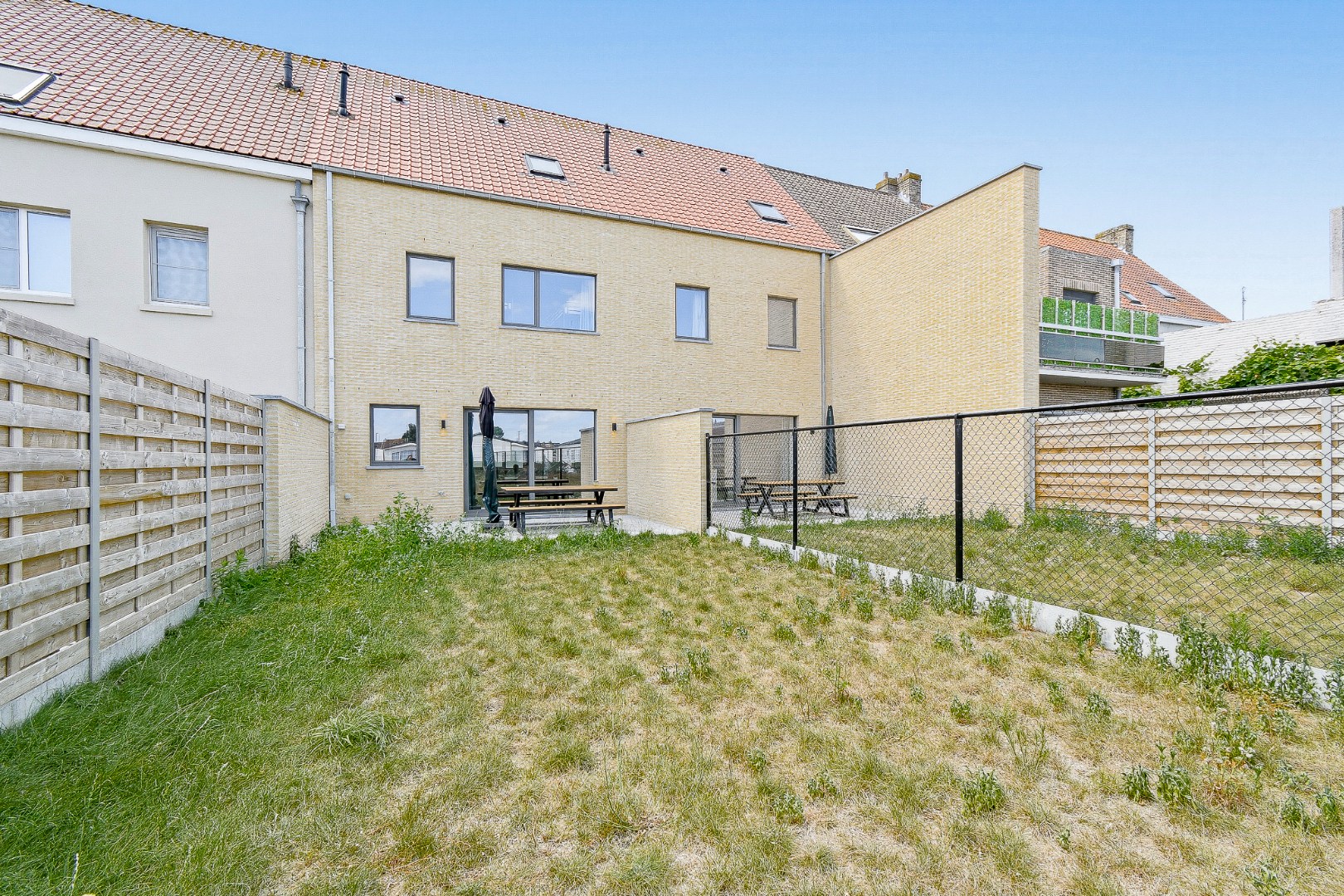 Uiterst energiezuinige instapklare rijwoning met 3 slaapkamers 