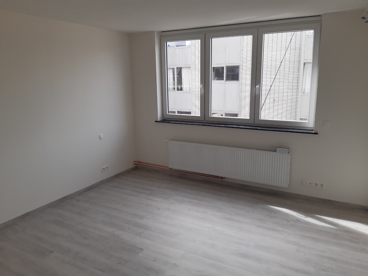 Exceptioneel wonen met zicht op de Gaverse Markt. 