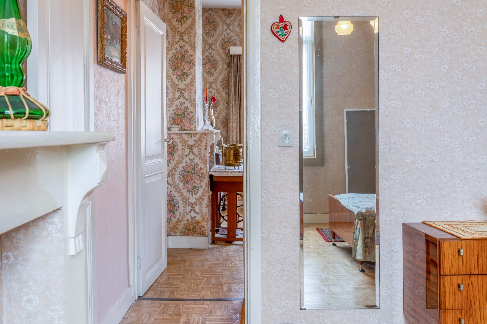 Te renoveren woning met tuin te Gent. 