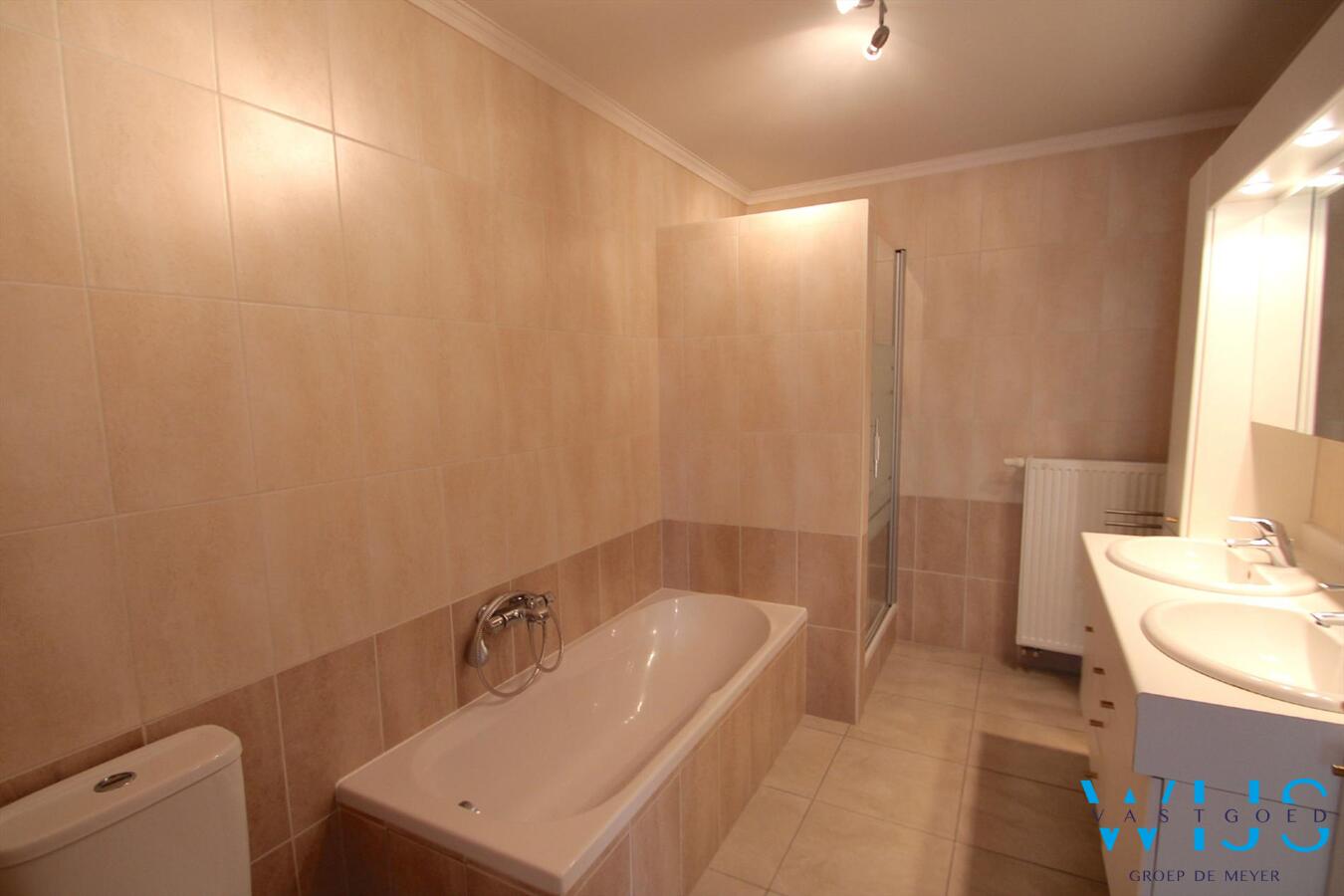 Prachtig lichtrijk 3 slaapkamerappartement van 115m² te ERTVELDE 