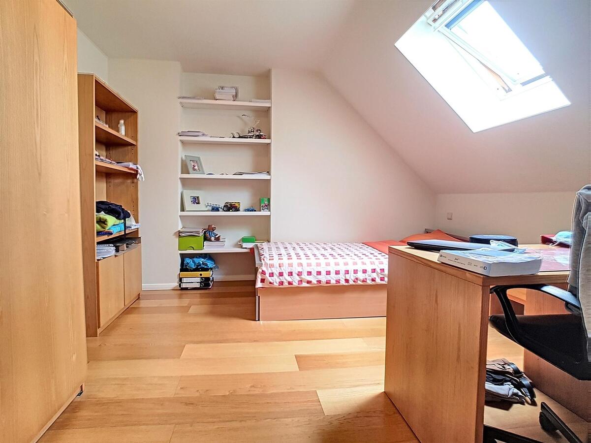 Zeer knappe woning met handelsgelijklvoers en ruime opslagplaatsen/multifunctionele ruimtes - Knokke 