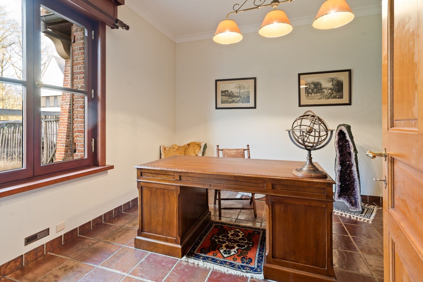 Uniek gelegen villa op ruim perceel van 2009m² 