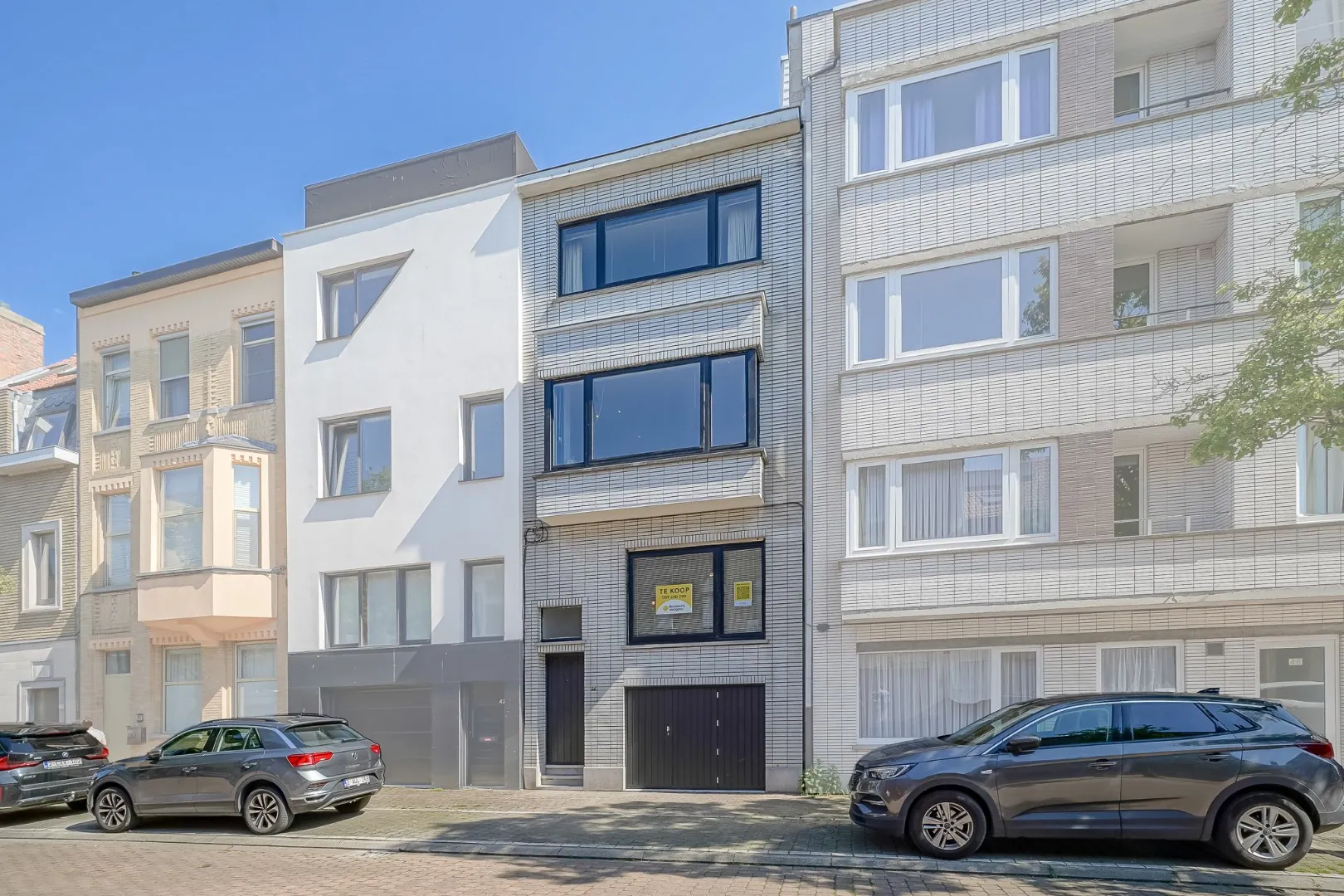 Ruim herenhuis met 4 slaapkamers en garage in het hart van de stad!