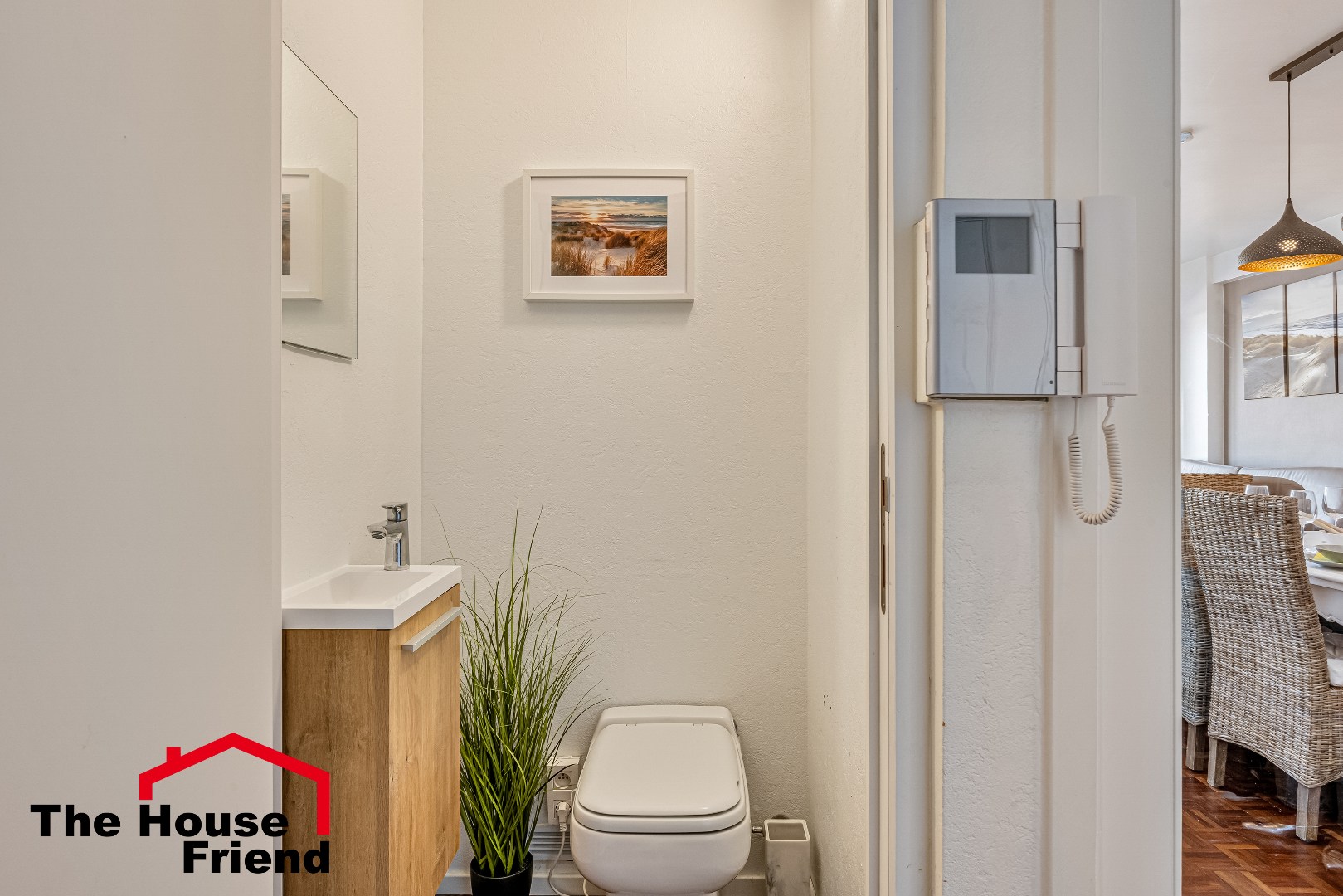 Inkomhal met eerste aparte gastentoilet