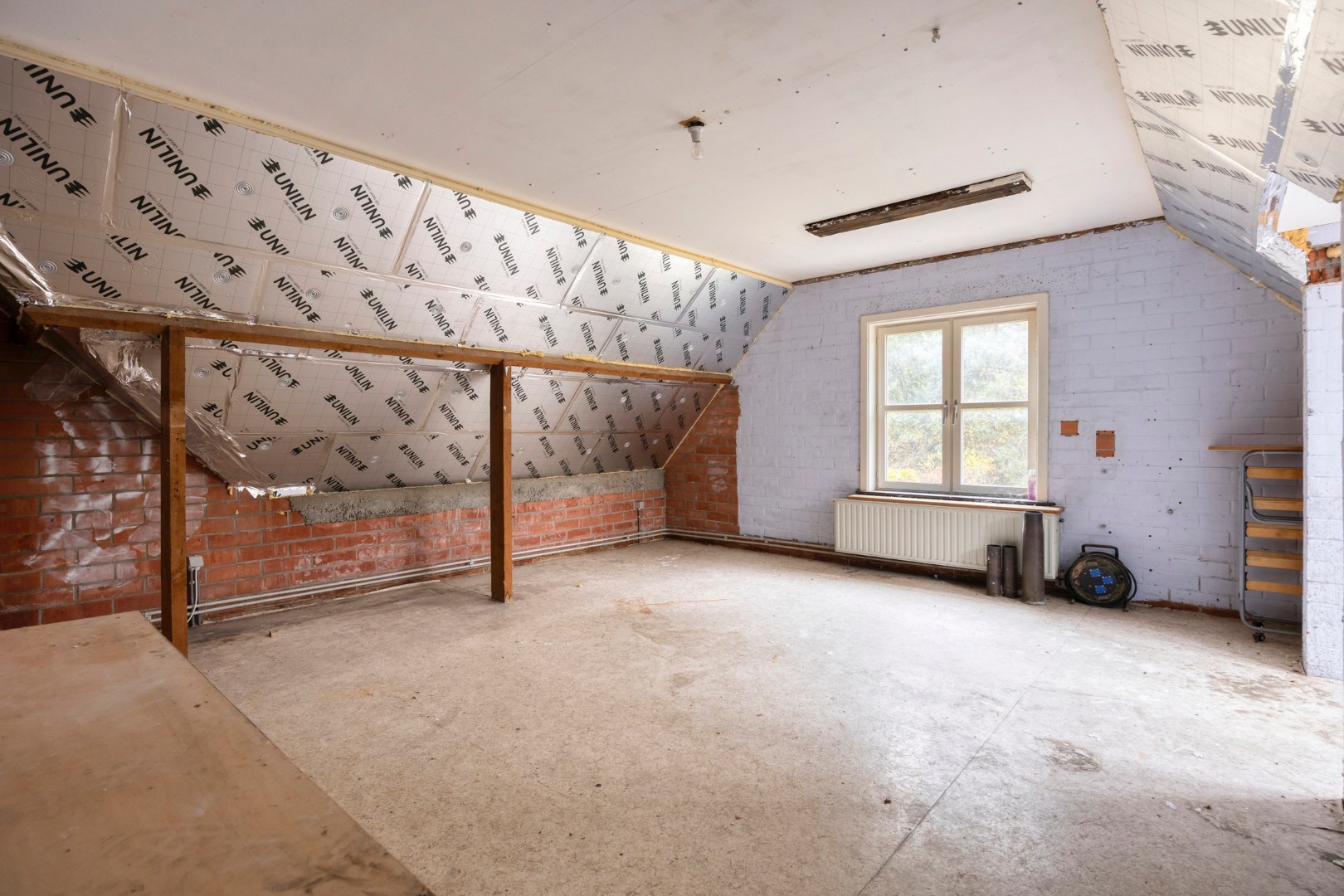 Ruime instapklare woning met 4 slpk. op perceel van 61a 2ca in Mol 