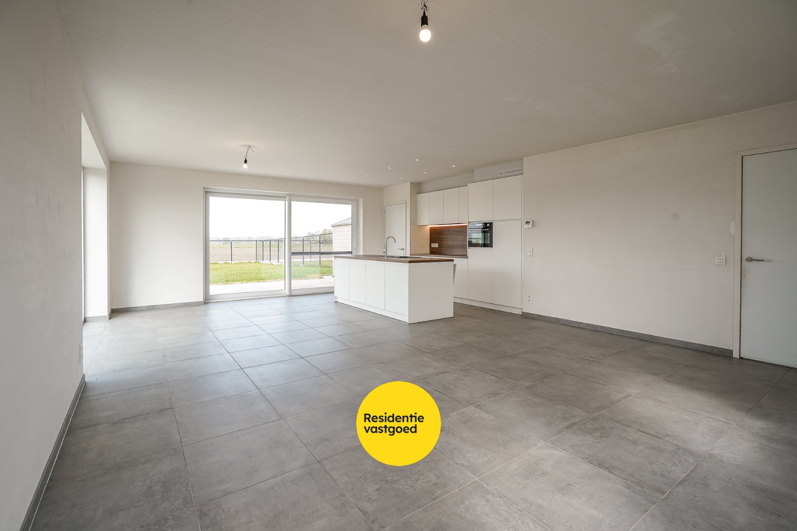 Halfopen woning met 3 slaapkamers te huur in Aartrijke 