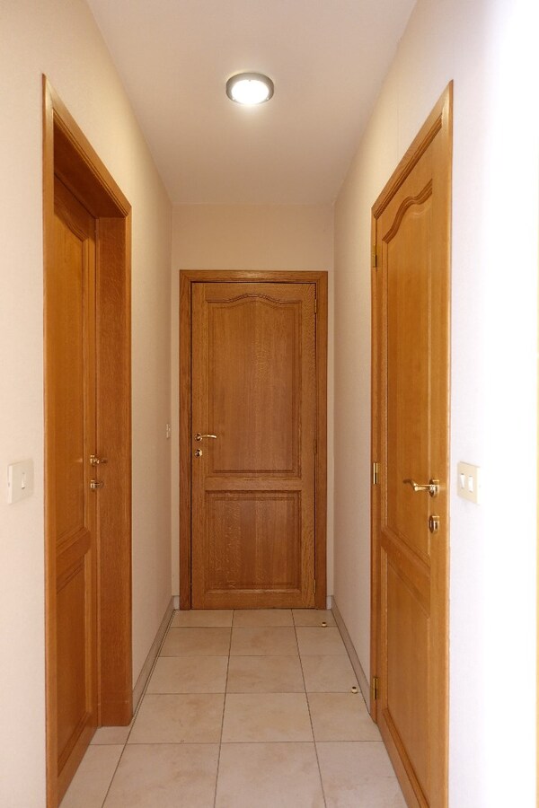 Ruim appartement te koop in Residentie Permeke op een uitstekende locatie te Jabbeke 