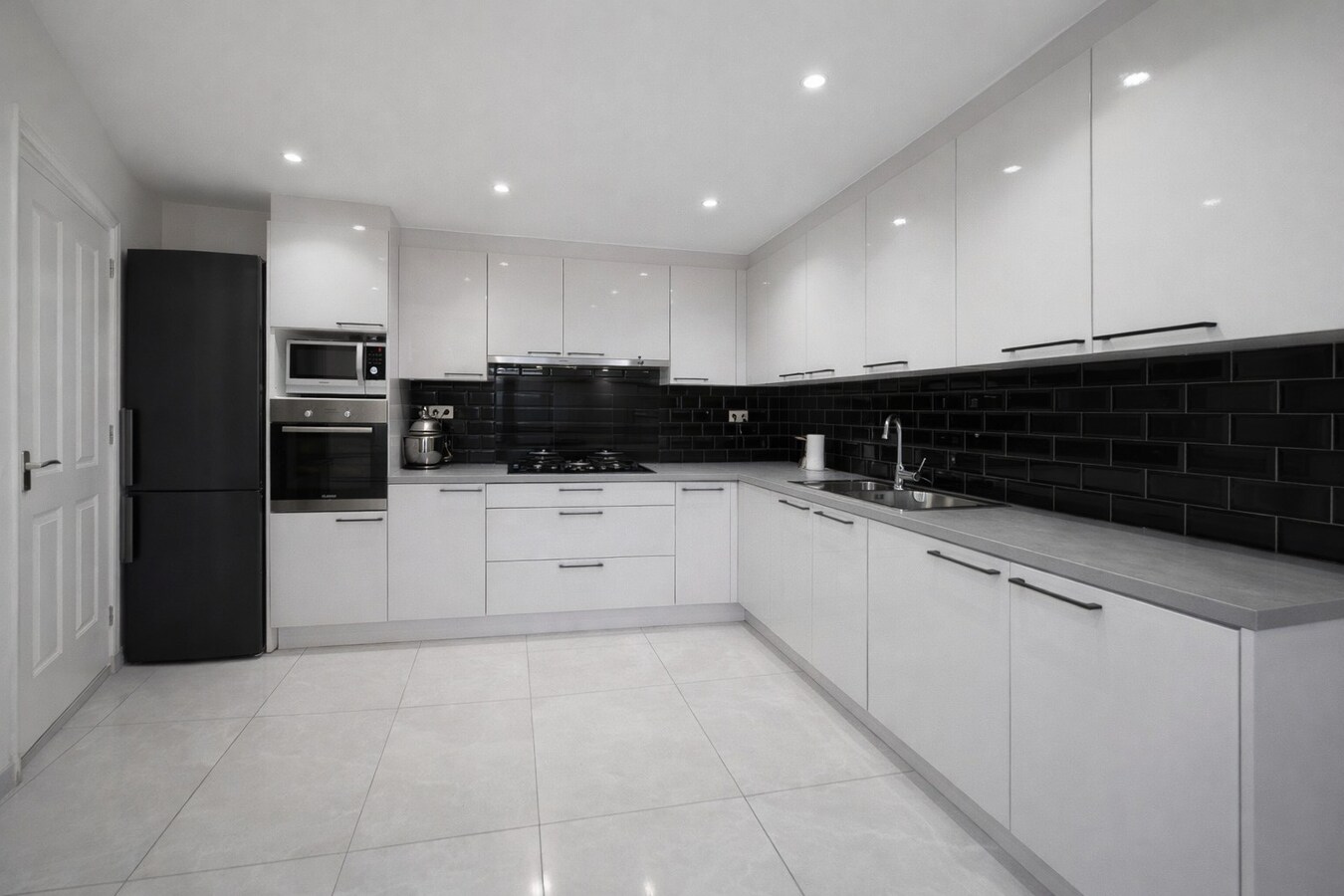 Te koop: Centraal gelegen stadswoning met drie slaapkamers en dakterras in hartje Sint-Niklaas! 