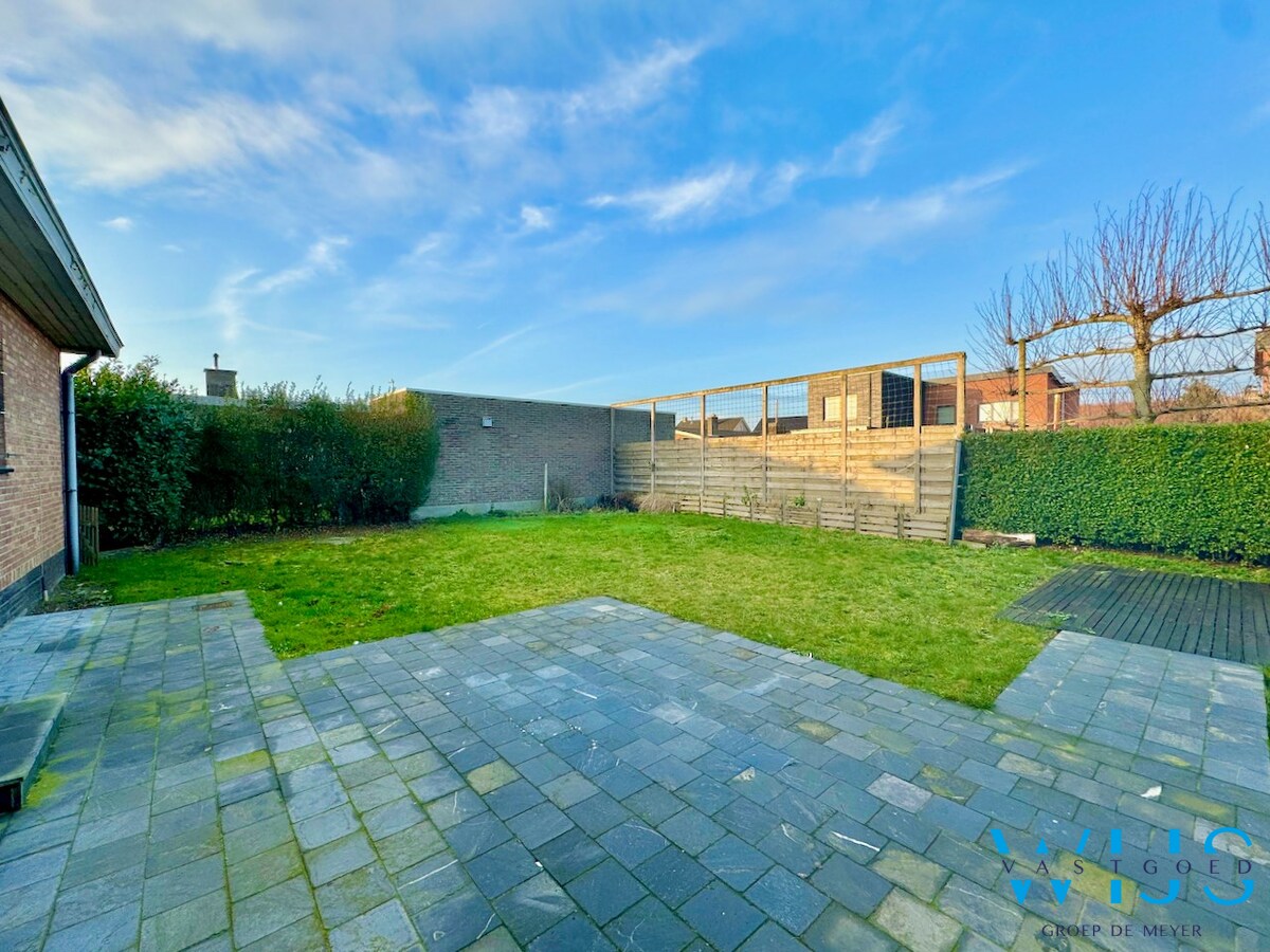 Bungalow op perceel van 651m² in hartje ERTVELDE ! 