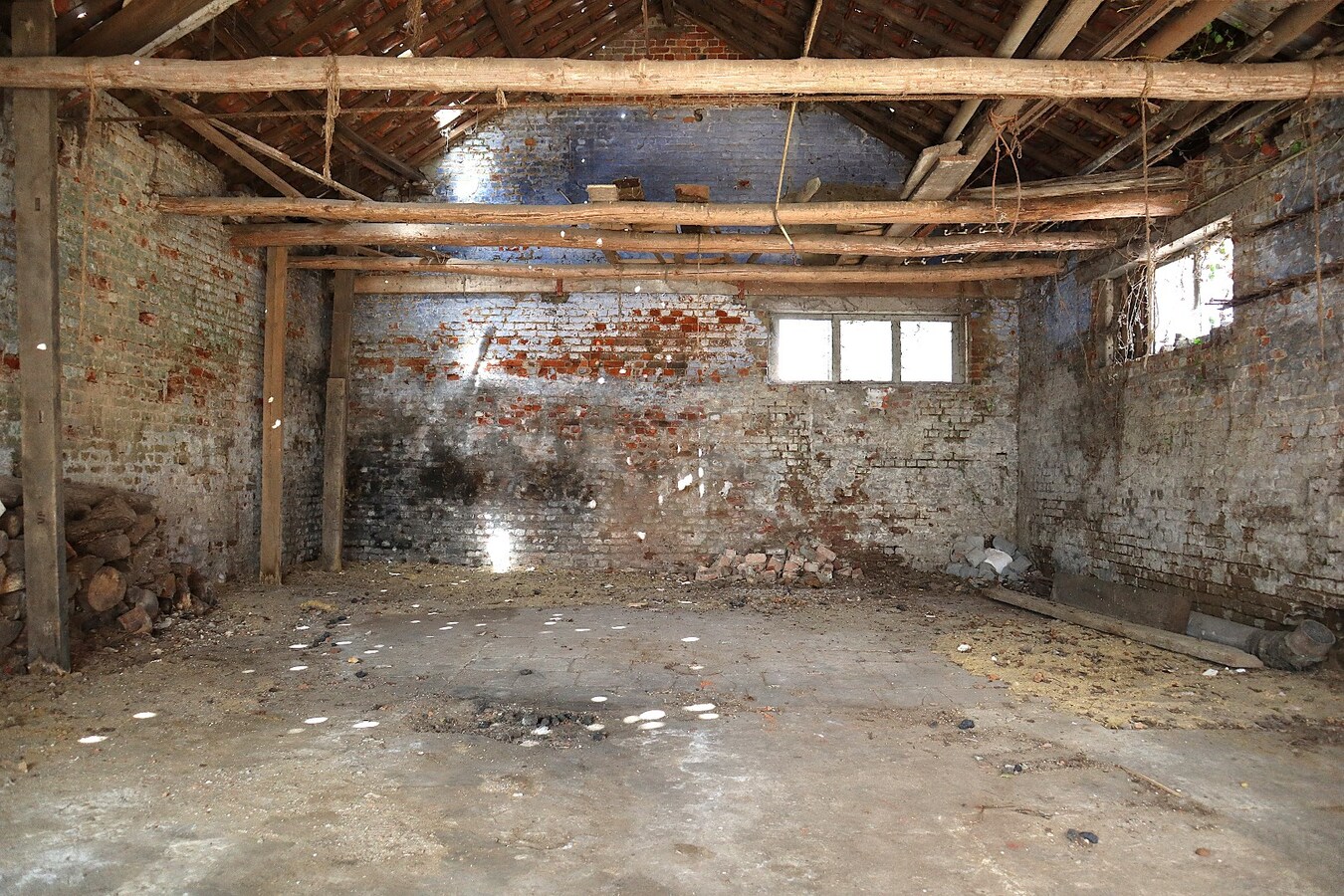 Te renoveren woning met magazijn/loods te Kessel-lo 