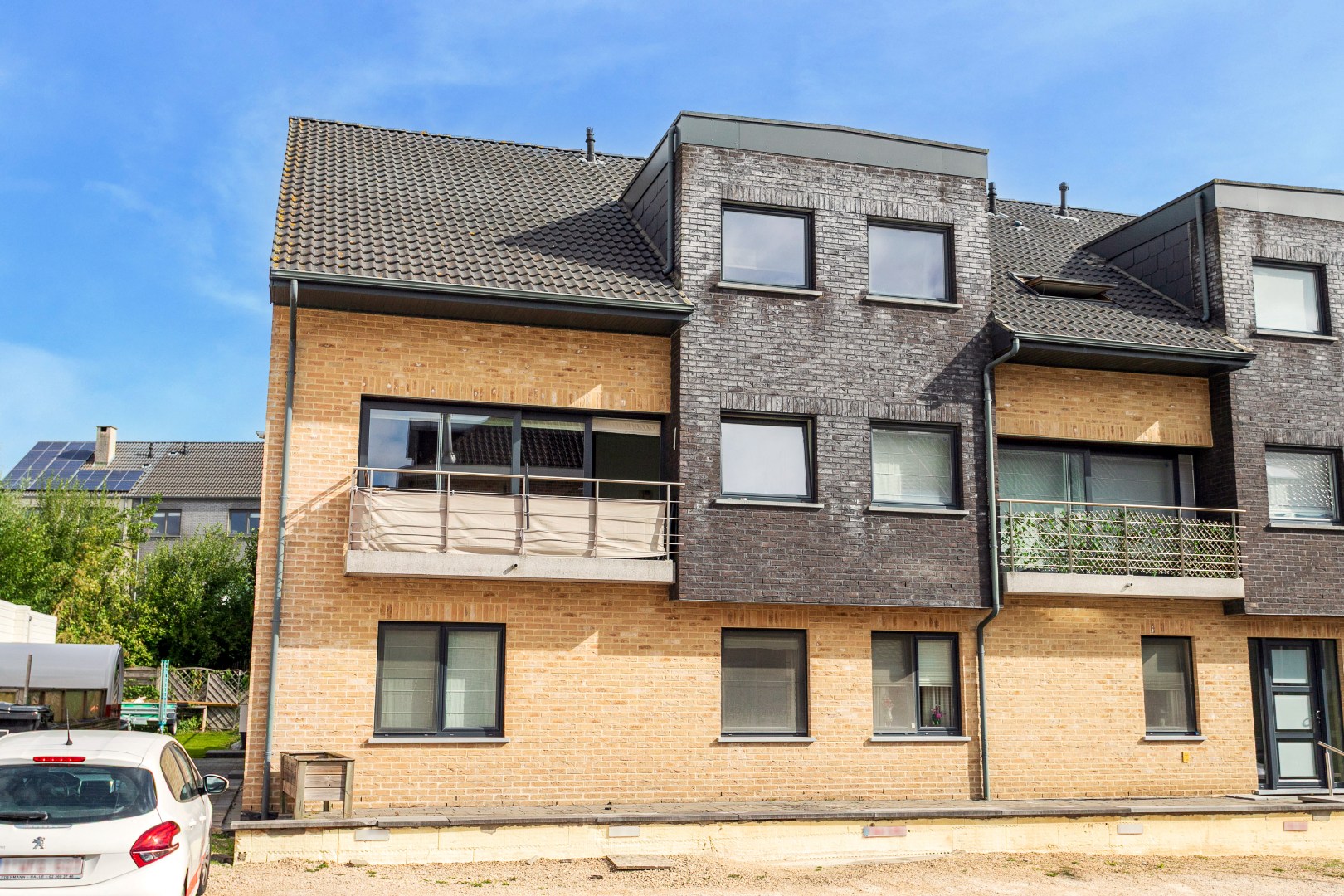 Instapklaar gelijkvloersappartement met 3 slaapkamers en tuin 