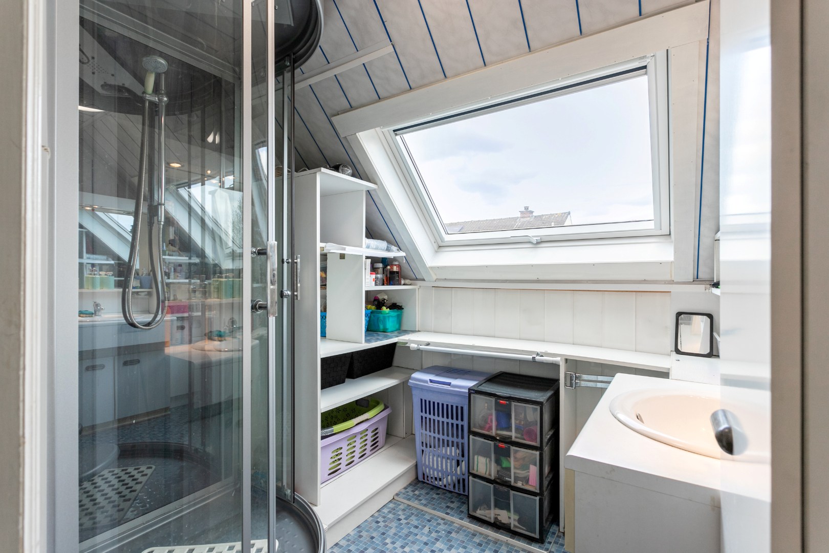 Solide woning te koop met 3 slpks, garage, veranda en tuin 