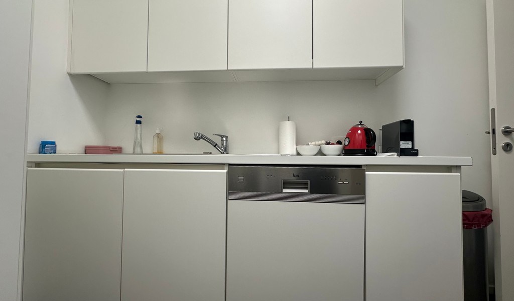 Instapklare kantoor/praktijkruimte te huur aan Coupure in Gent