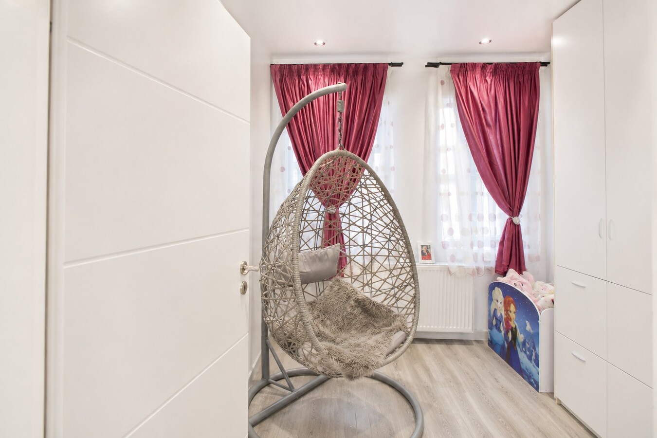 Instapklare woning in het hart van Sint-Niklaas met 5 slaapkamers en inpandige garage 