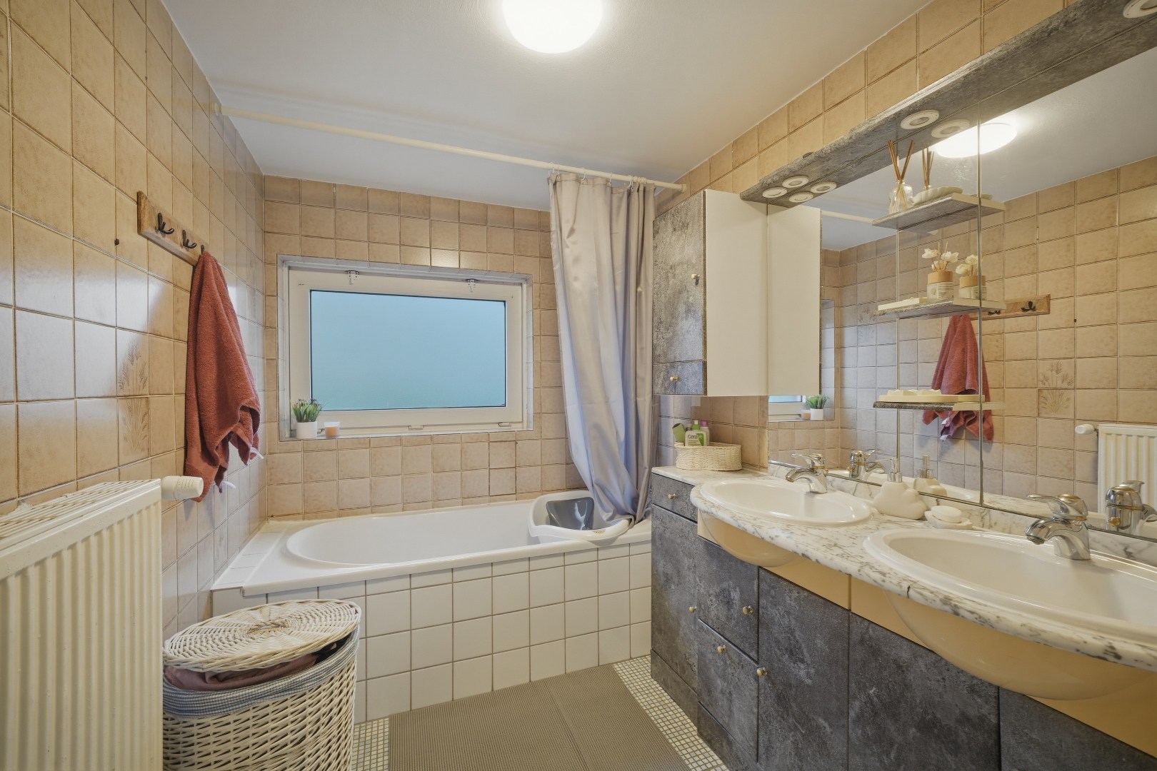 Instapklare woning met diepe tuin te Oostende 
