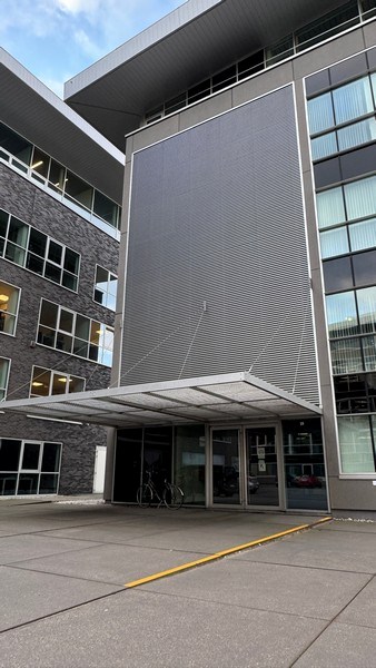 Kantoorgebouw te koop op zichtlocatie langs R4 in Merelbeke-Melle