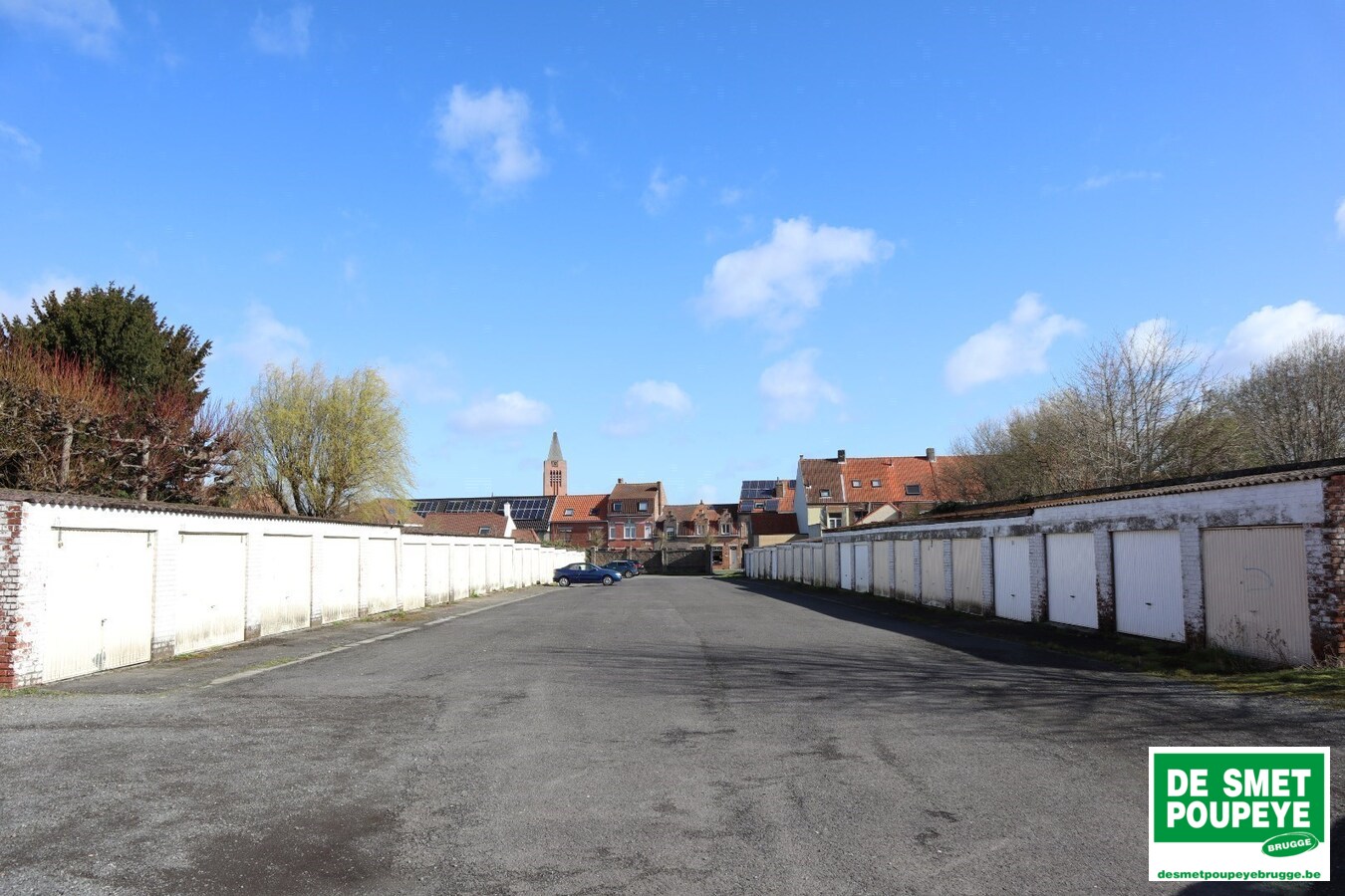 Ruime garagebox te huur in Brugge 