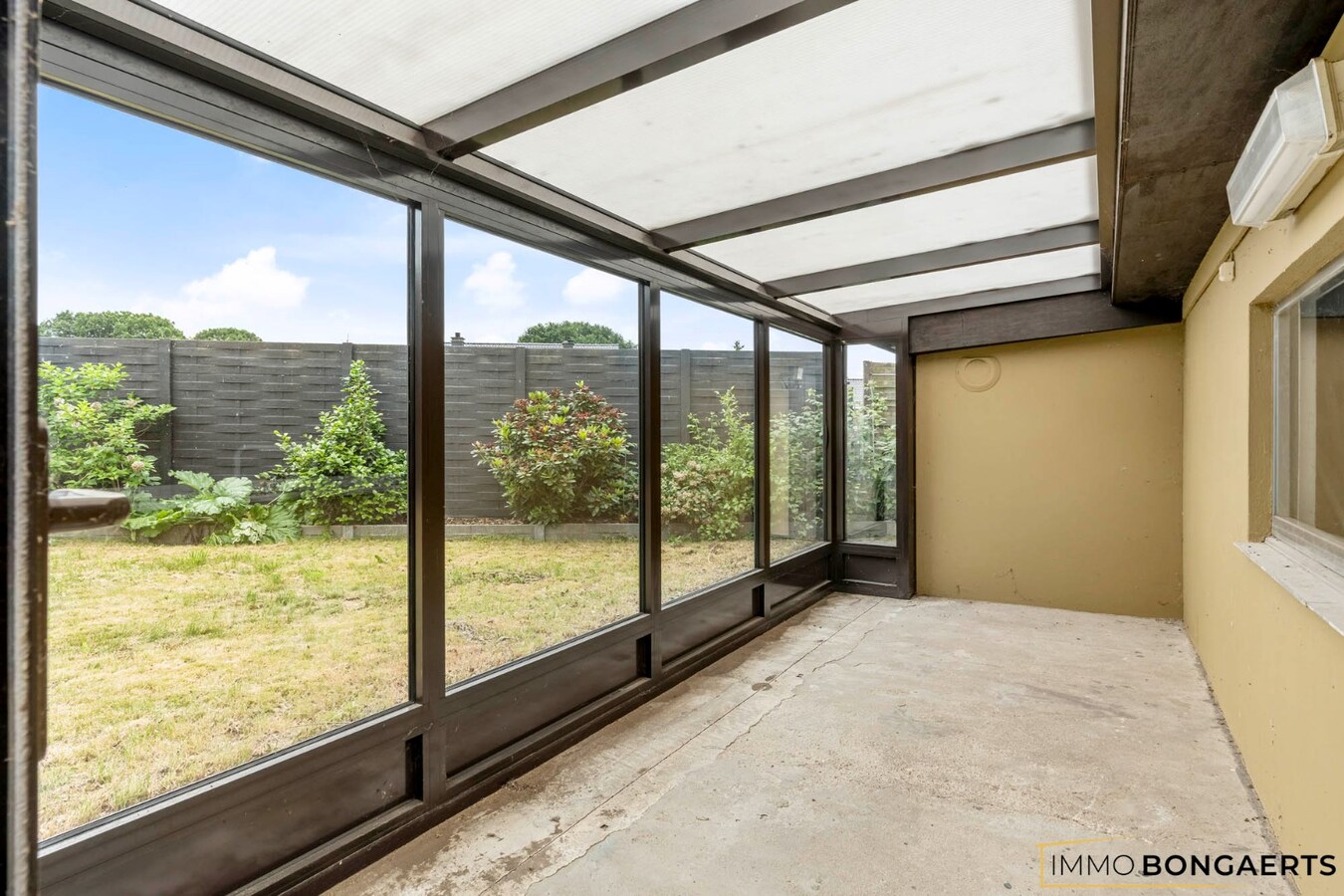 Ruime woning met vier slaapkamers 