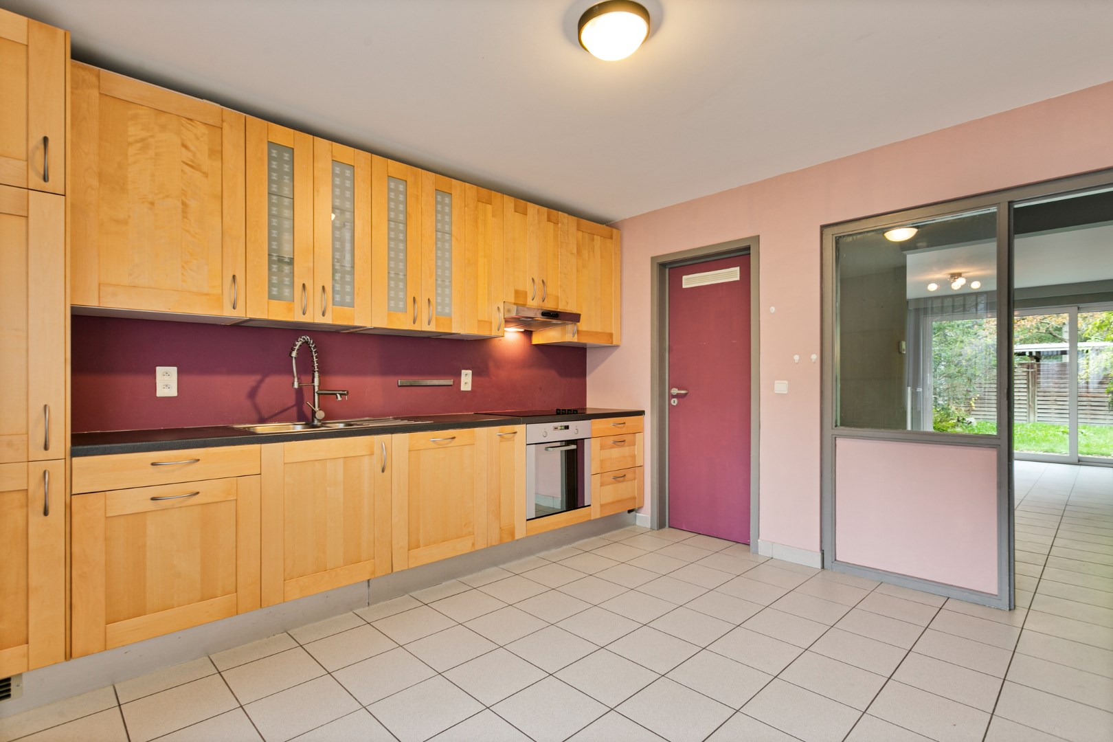 Goed gelegen woning met 3 slaapkamers en parkeerplaats - EPC 204 kWh/m² - bewoonbare oppervlakte 135m² 