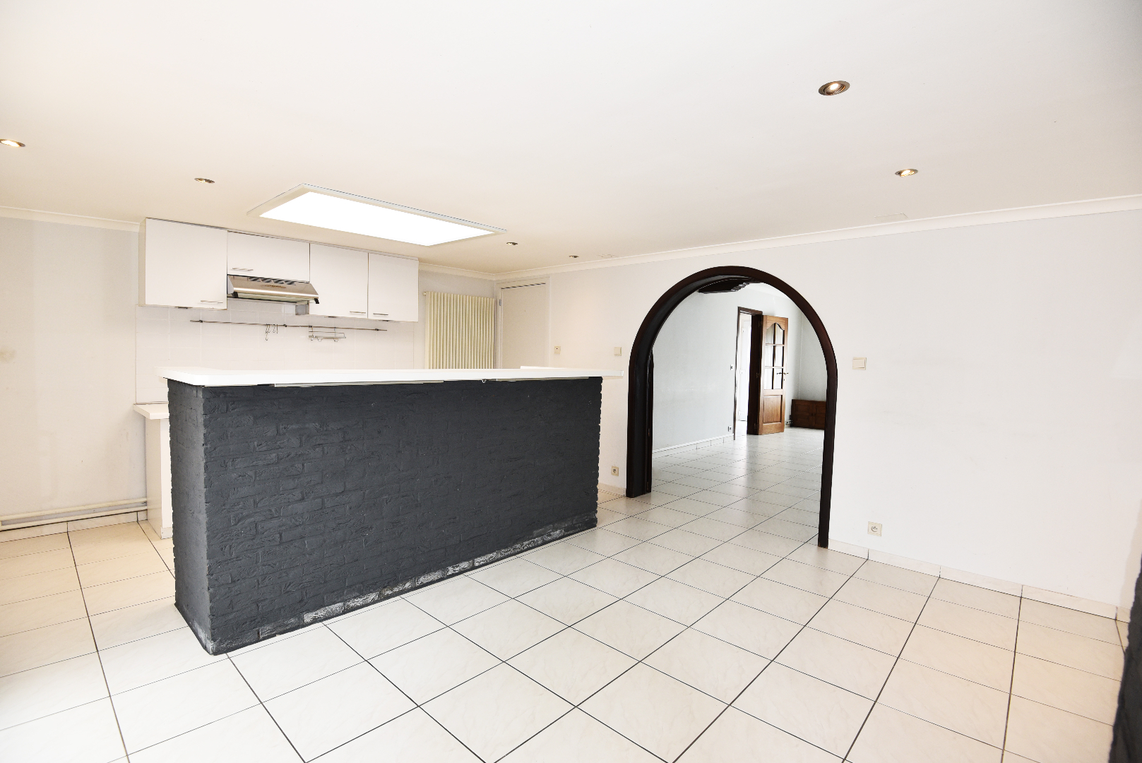 Op te frissen woning met 2 slpks, garage (55m²) en tuin te Balgerhoeke 