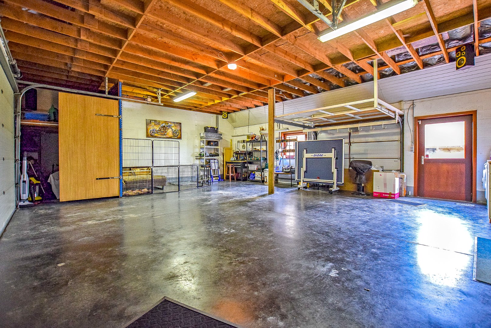 Ruime woning met prachtige verzichten, 5 slaapkamers en dubbele garage. 