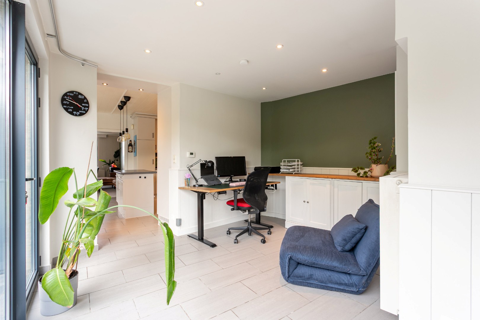Instapklare driegevelwoning met 3 slpk te Lembeek 