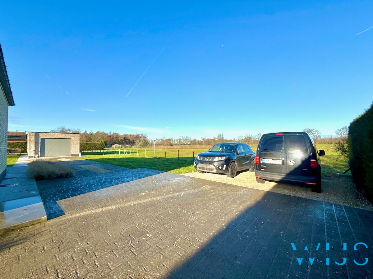 Volledig gerenoveerd woonhuis op 4.734 m² te Maldegem ! 