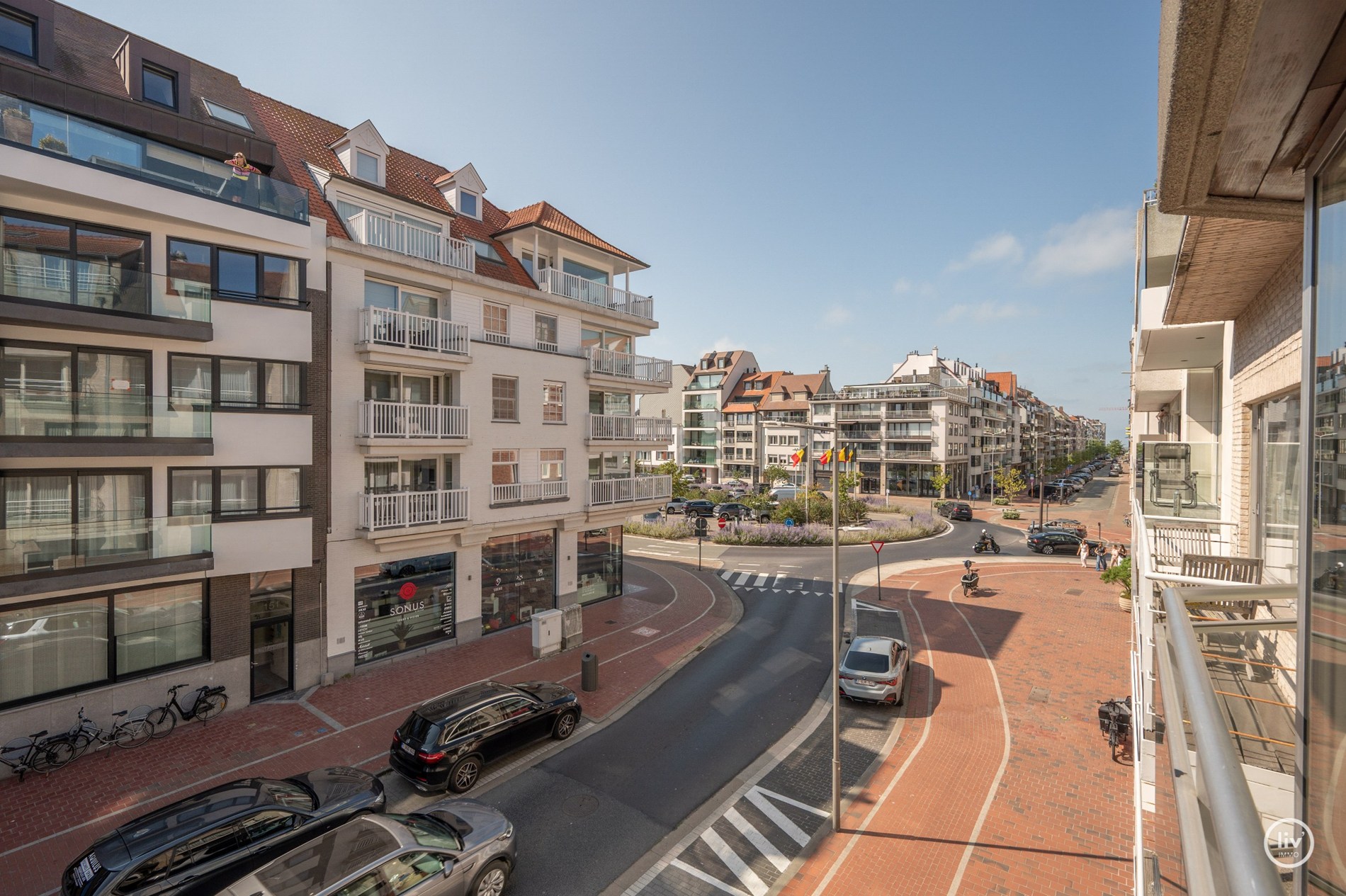 Appartement de plus de 3 chambres avec des finitions très luxueuses et possibilité de garage dans l'immeuble. 
