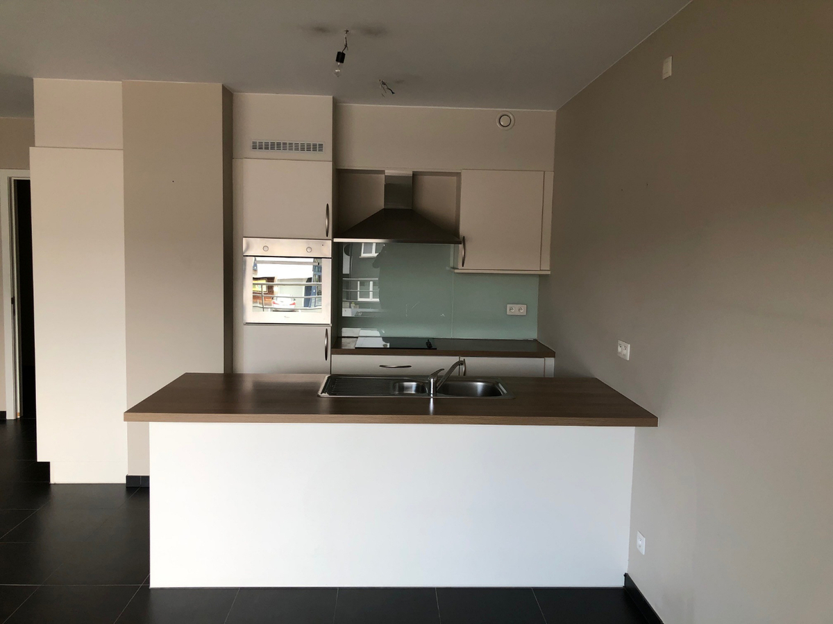 2 slaapkamer appartement op strategische locatie (incl. ondergrondse parking !!). 