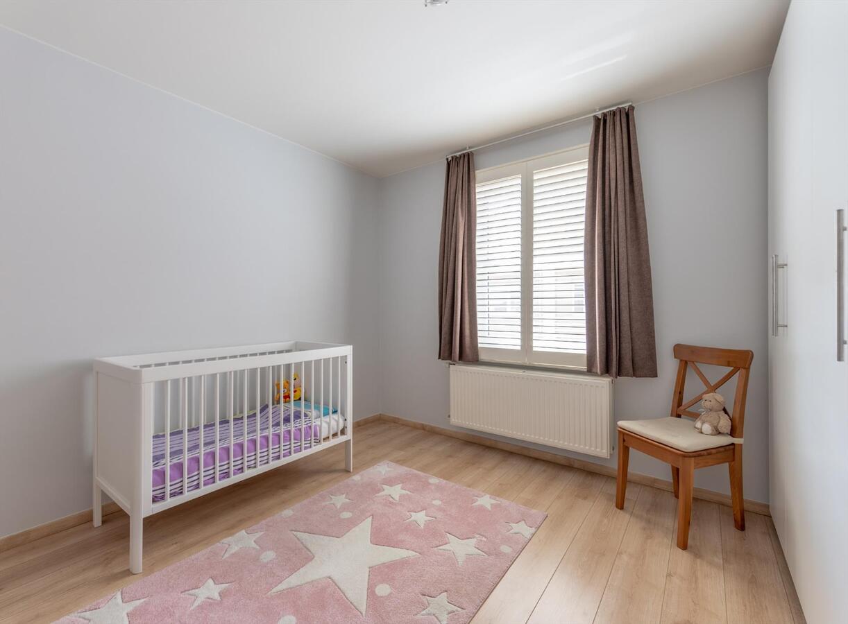 Zeer ruime woning met bijzonder veel licht én luxe  !    IDEAAL VOOR GROOT GEZIN !! 