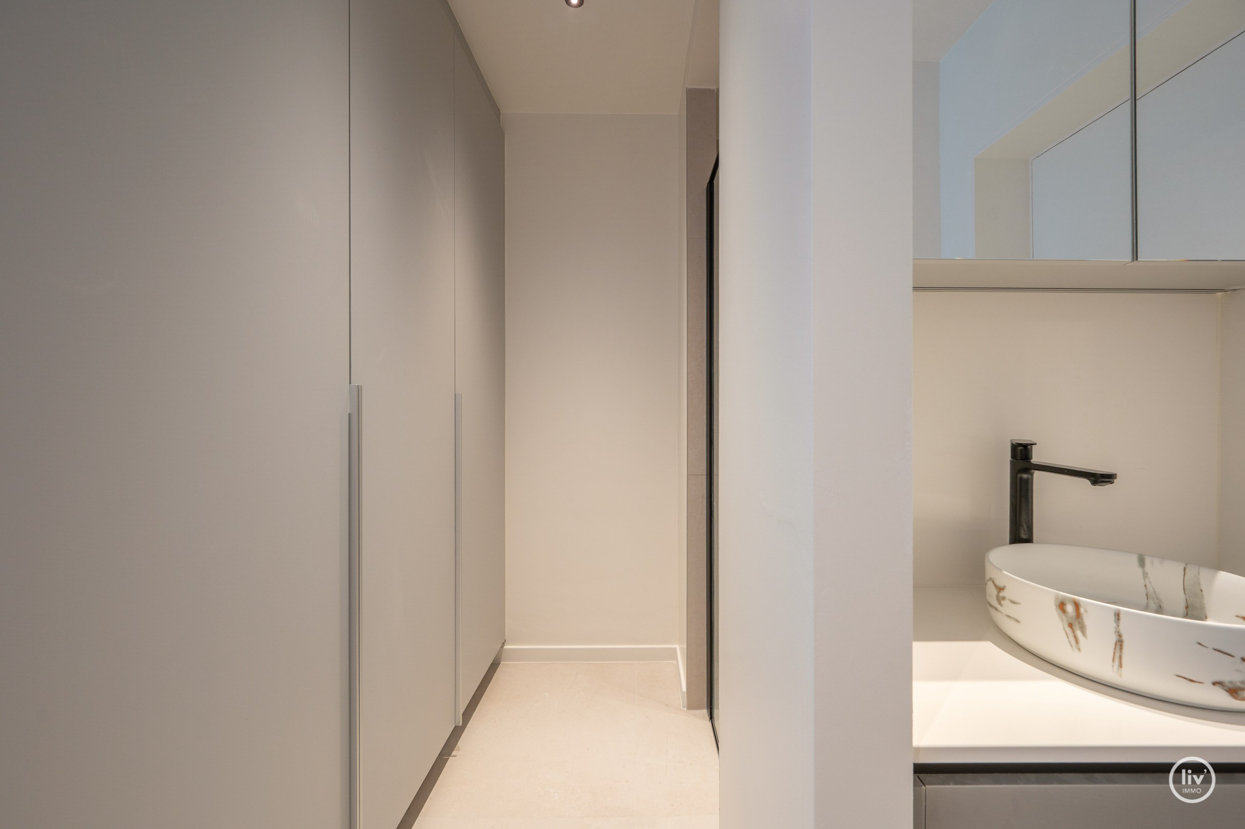 Gerenoveerd gelijkvloersappartement met koer in het Centrum van Knokke 