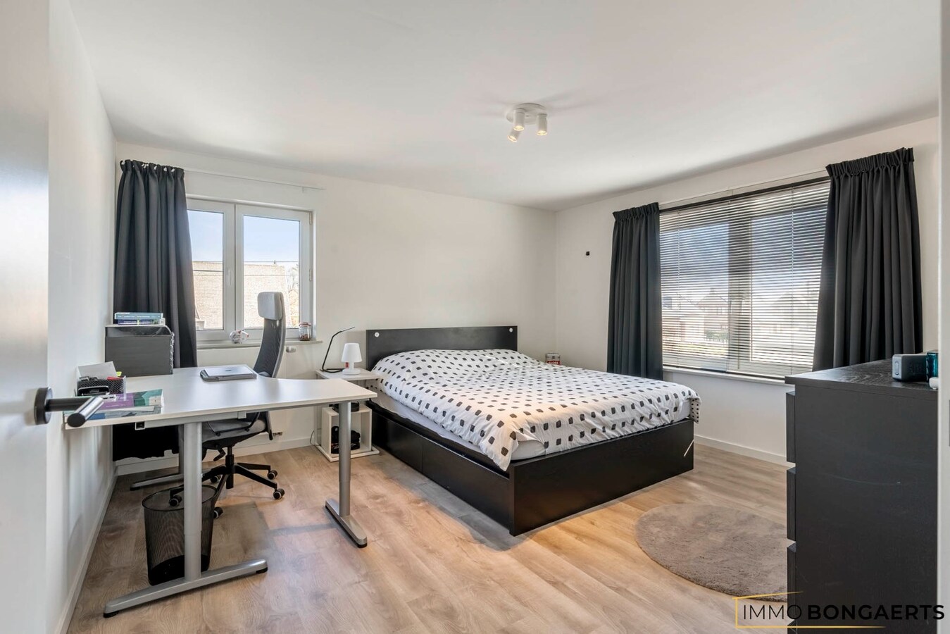 Volledig gerenoveerde woning met 4 slaapkamers 