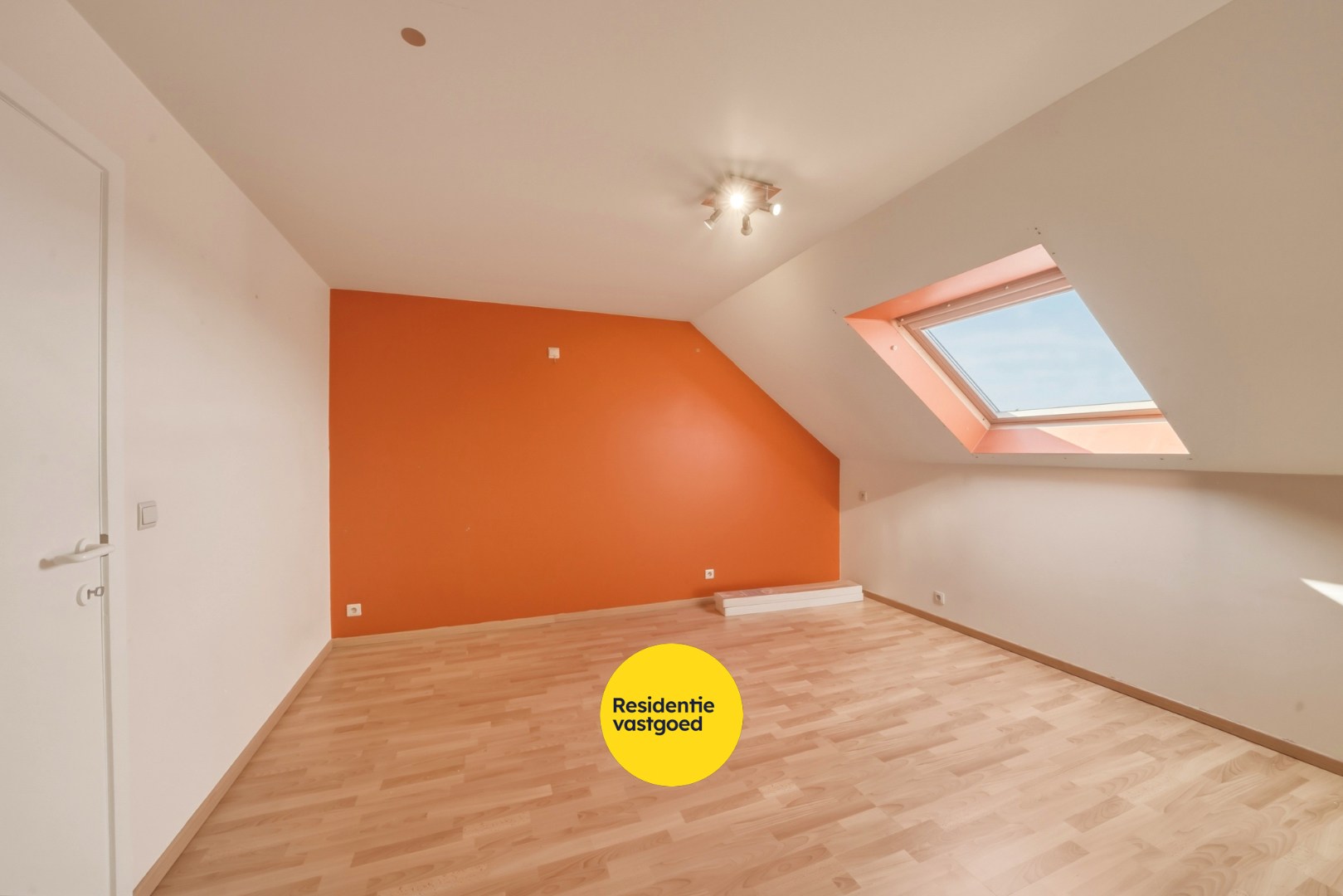 Instapklare energiezuinige woning met 4 slaapkamers, zonnige tuin en garage in Ettelgem 
