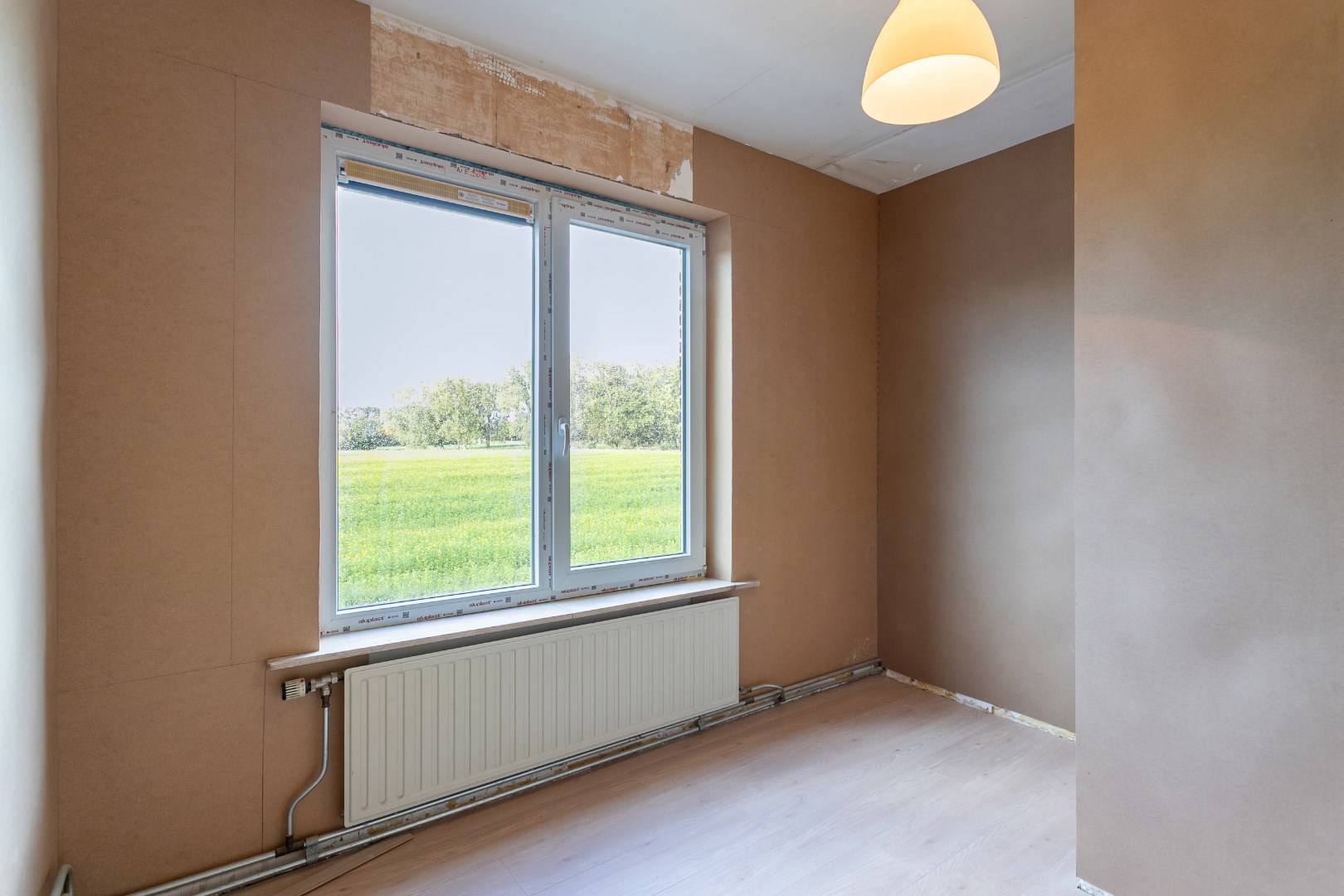 Rustig gelegen driegevelwoning met 3 slpk te Galmaarden 