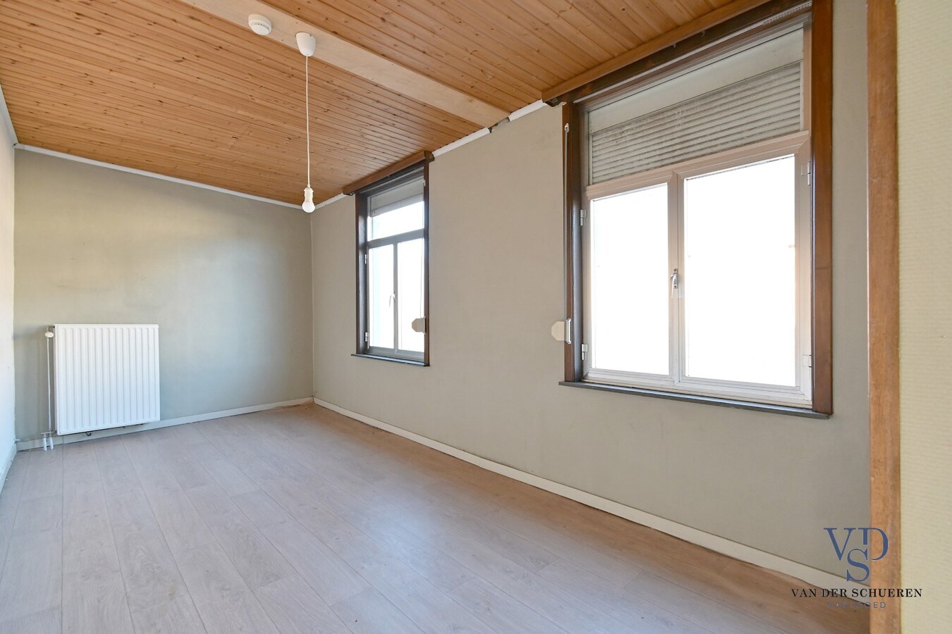 Uniek handelspand met woongedeelte in hartje Eine ! 