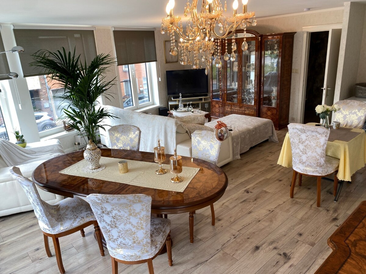 Ruim en lichtrijk appartement. 