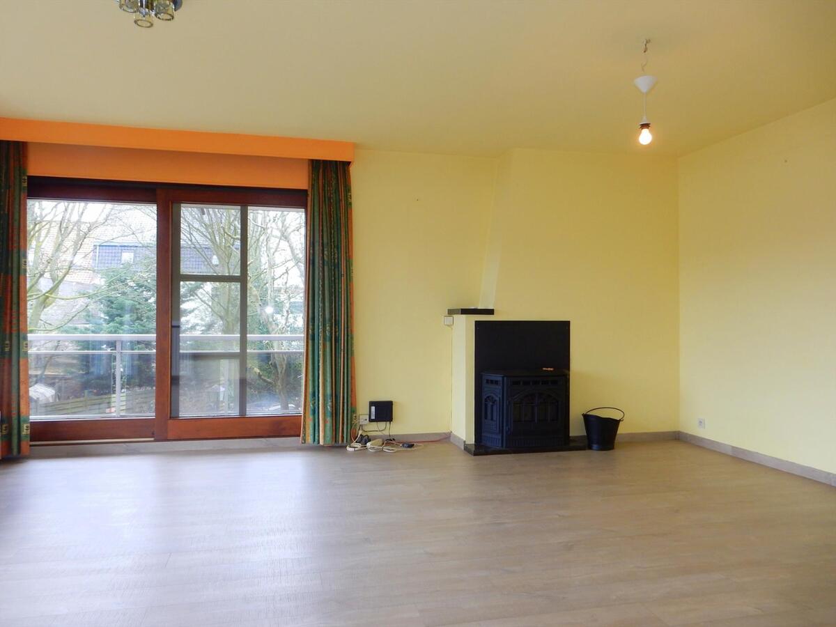 Lichtrijk tweeslaapkamerappartement te Kuurne 