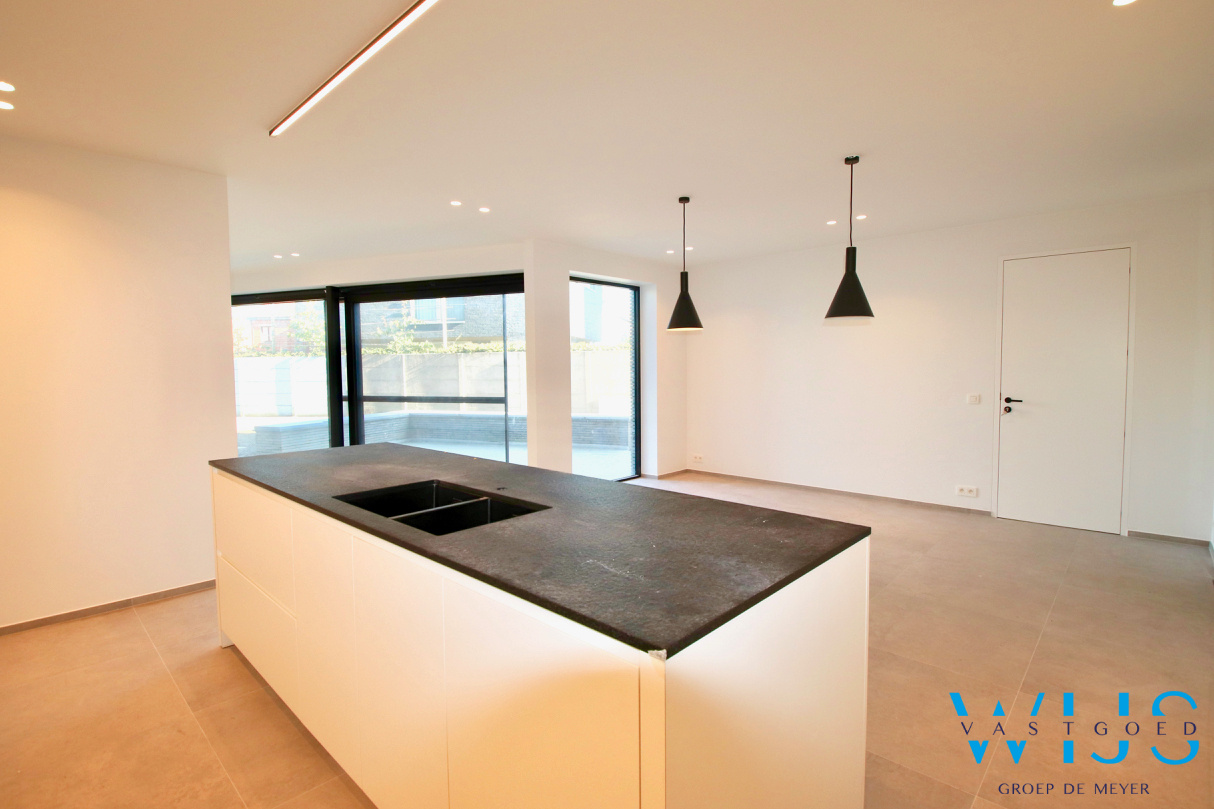 PRACHTIG gelijkvoersappartement te KLUIZEN ! 